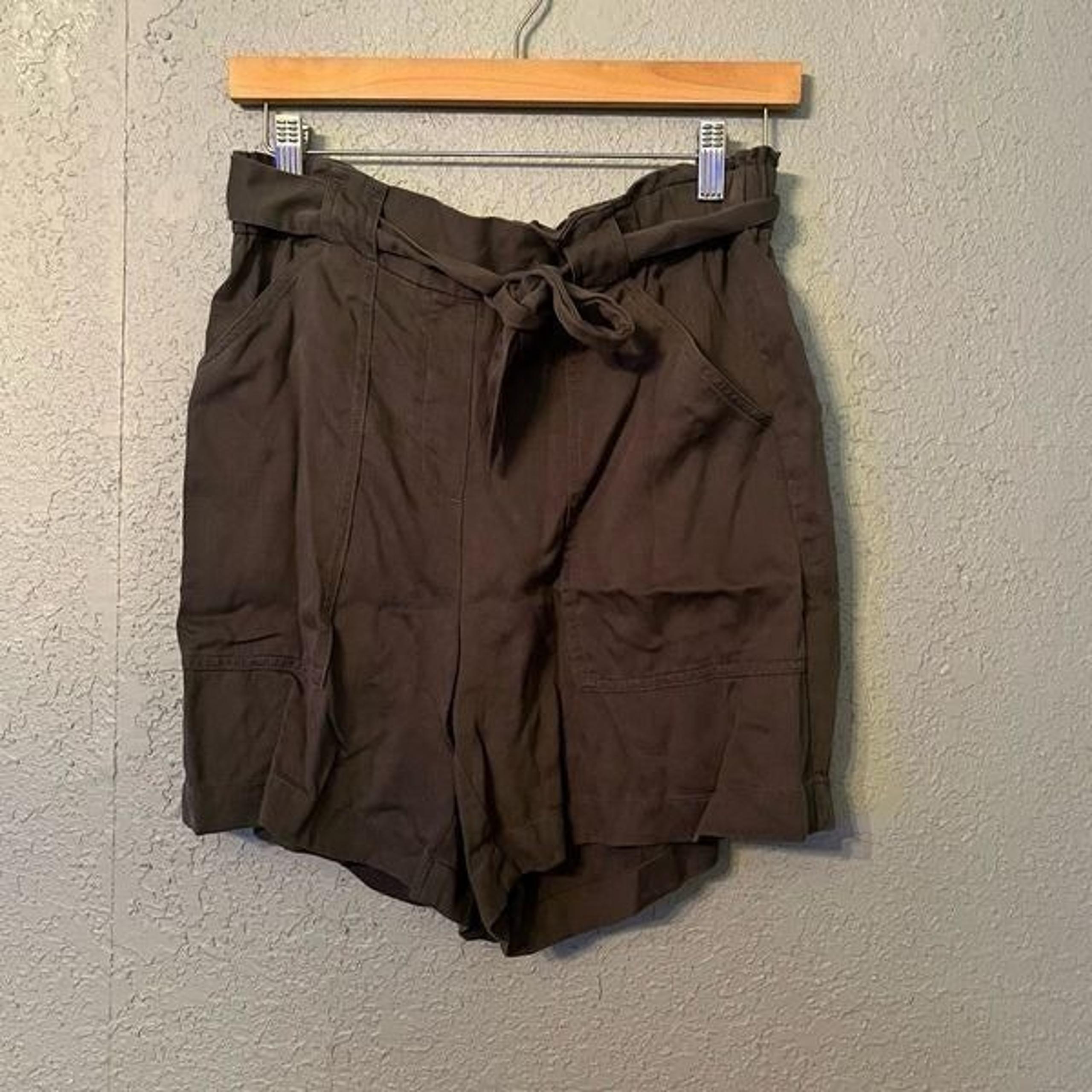J. Jill Womens Paperbag Olive Shorts Size Small Pull On