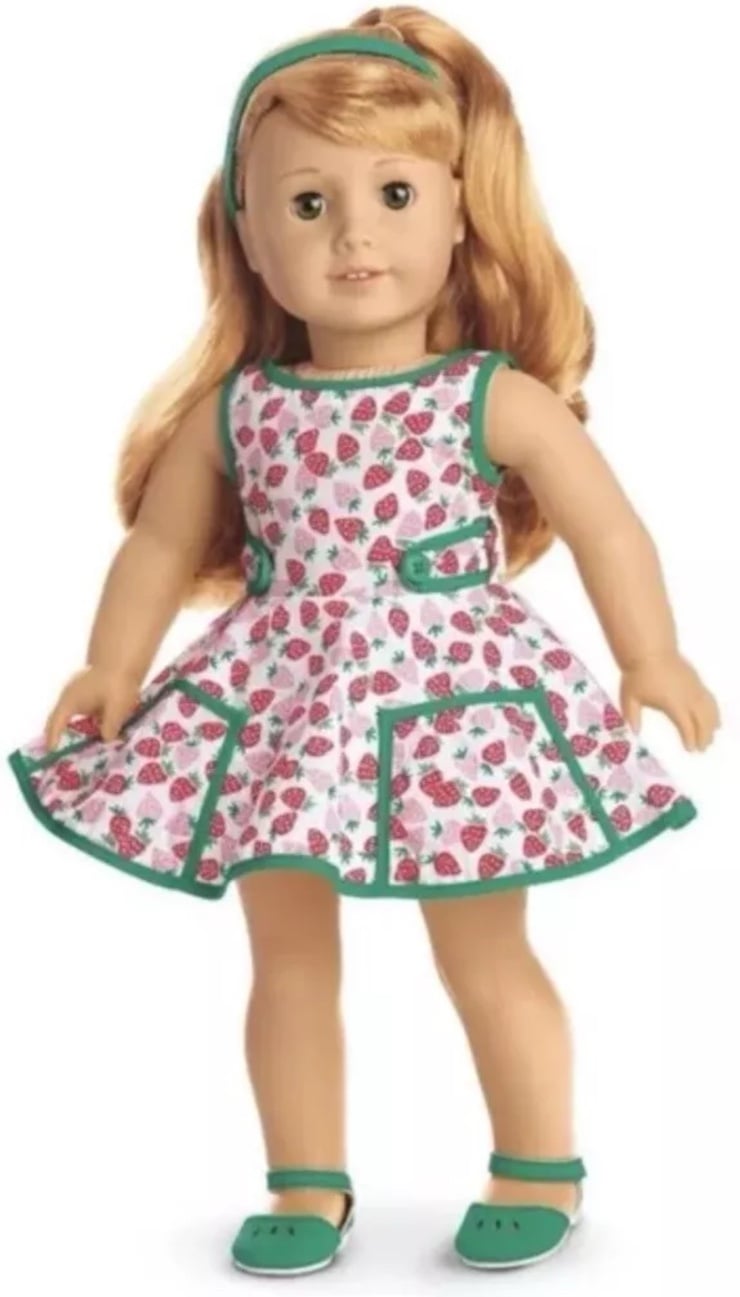 American Girl MaryEllen Strawberry Picking outfit. Complete. No doll.