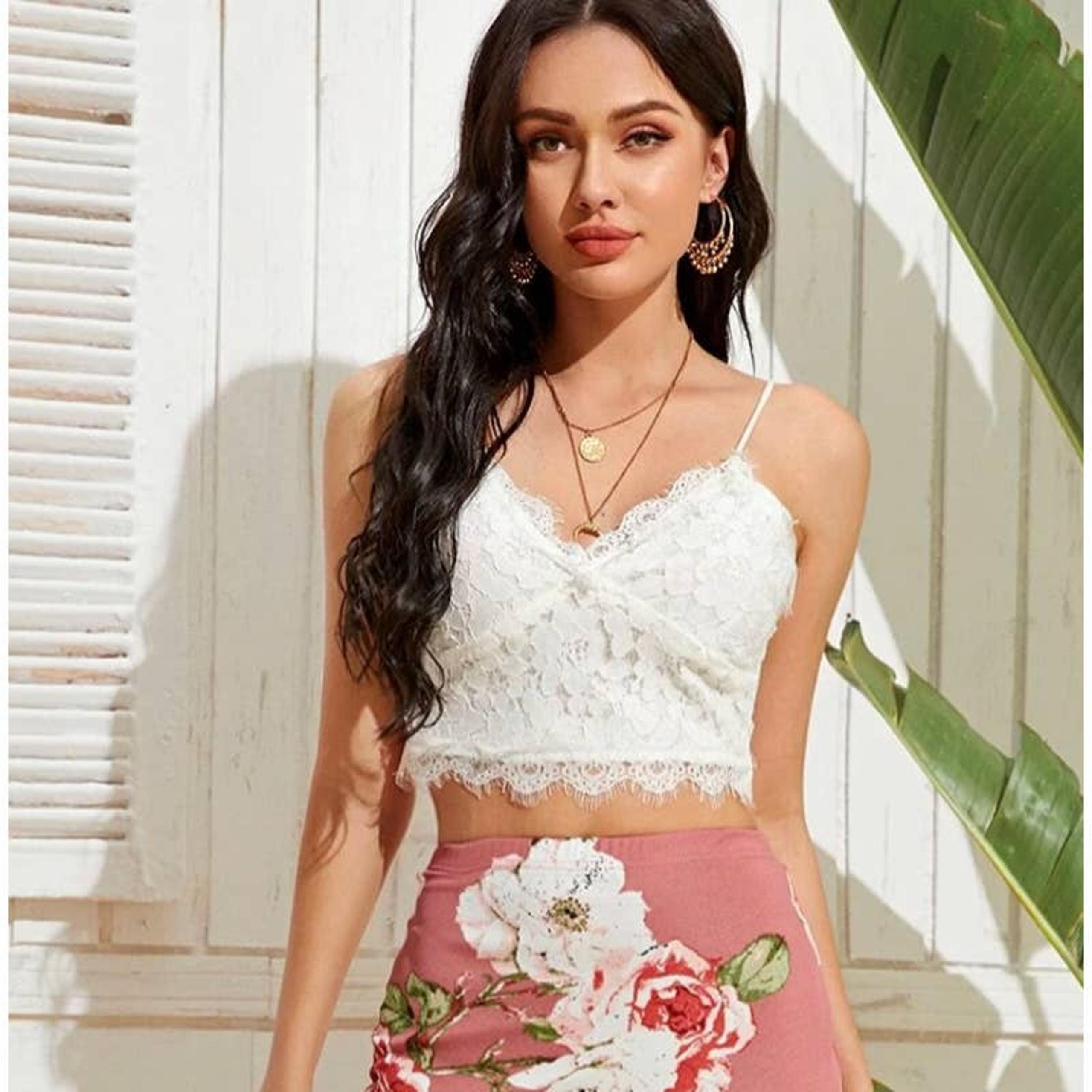 SHEIN Women's White Eyelash Lace Cropped Camisole Top Size Medium