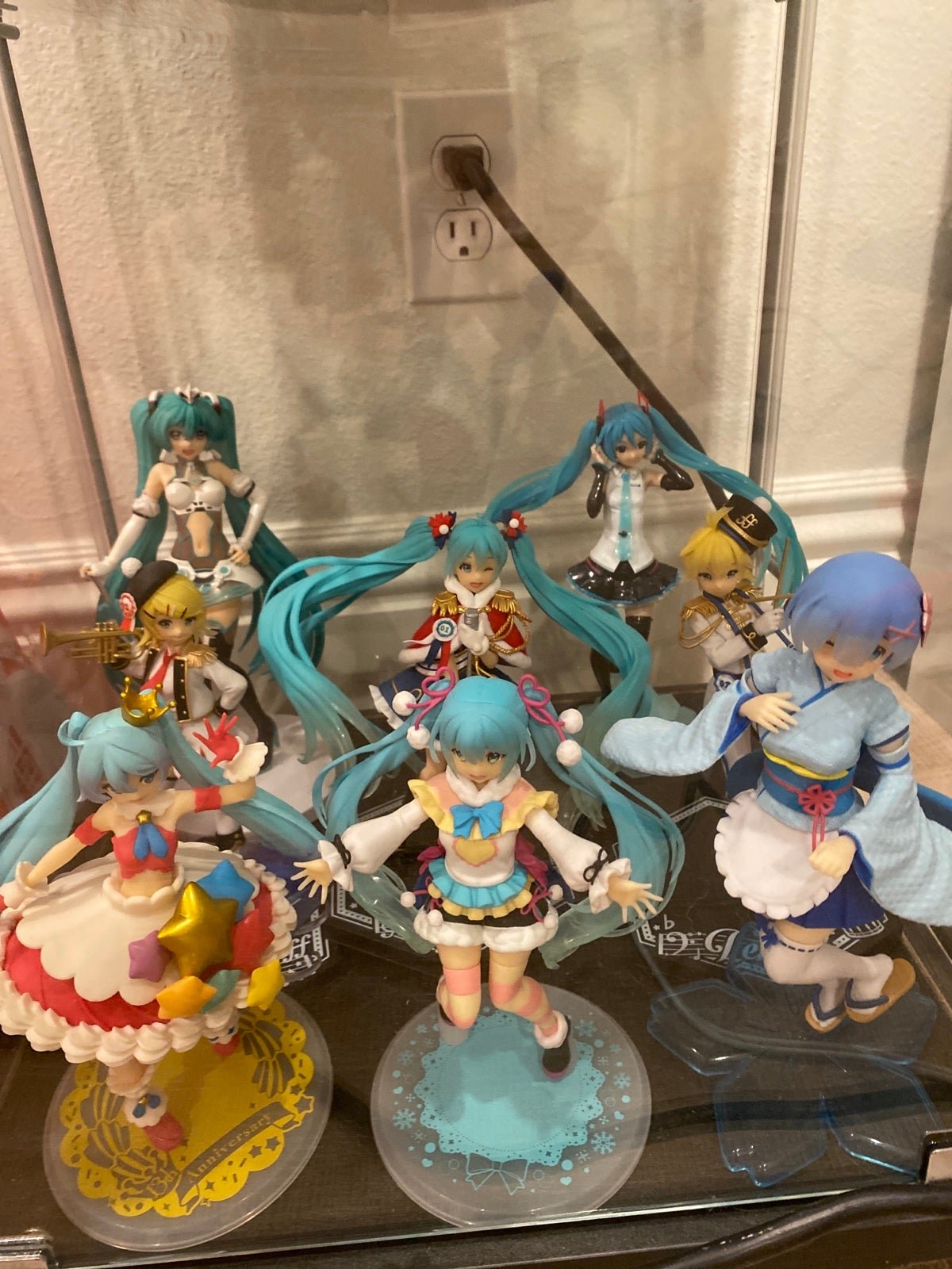 hatsune miku figure lot