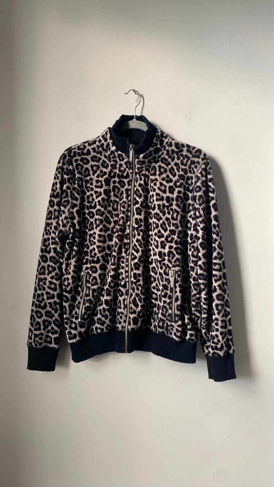 Michael Kors women’s zipper front leopard print, soft, light weight jacket, XL