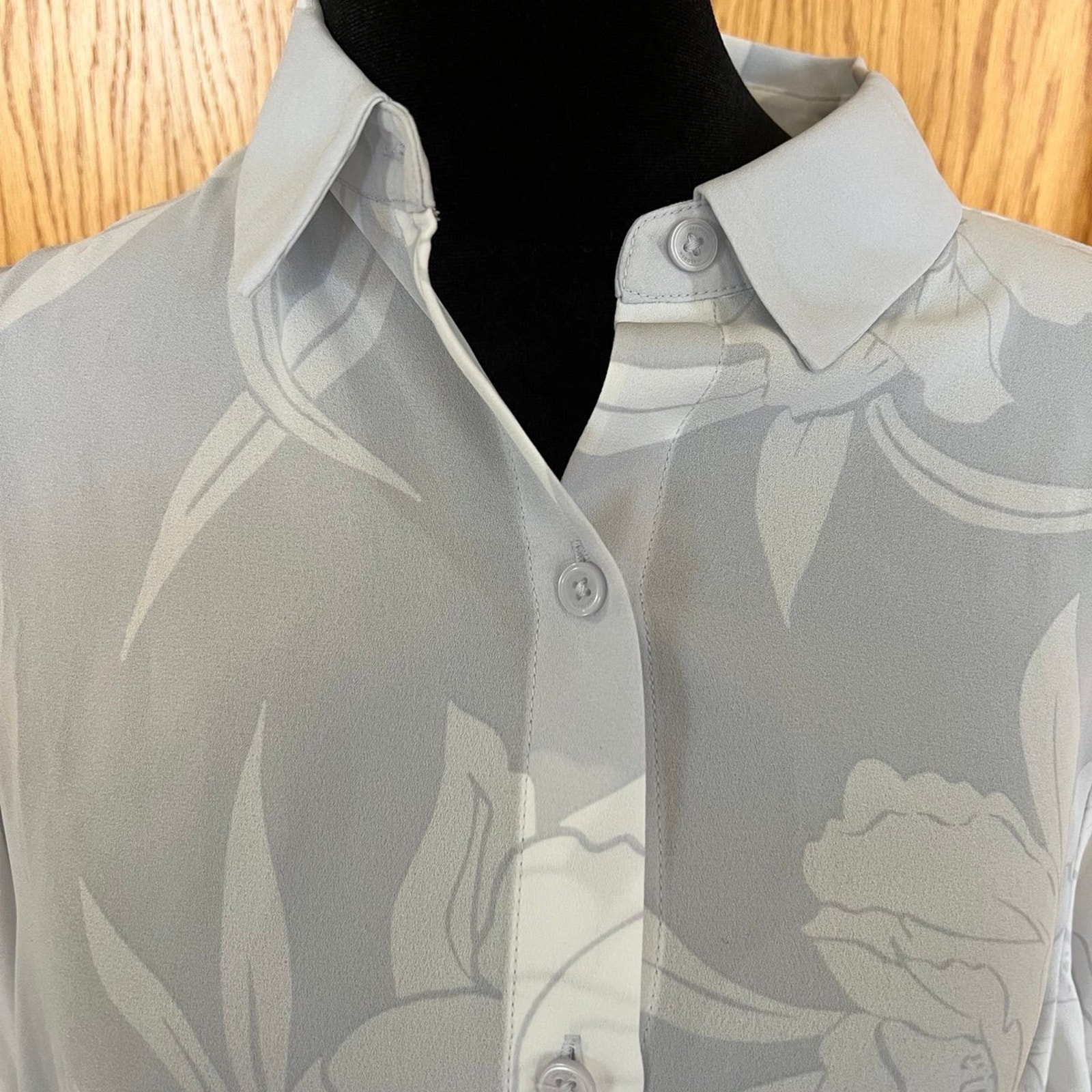 HALOGEN silver floral button down long sleeve women's size S blouse