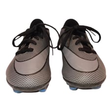 Nike JR Bravata youth size US 5y cleats