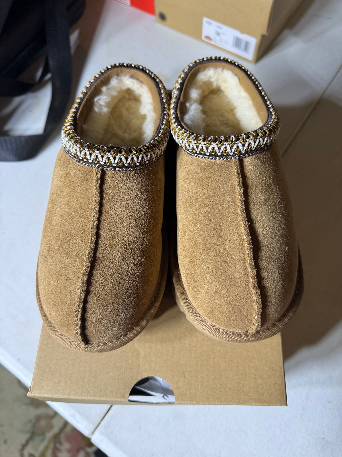 Ugg Tasman chestnut kids sz 10 toddler BRAND NEW UNWORN
