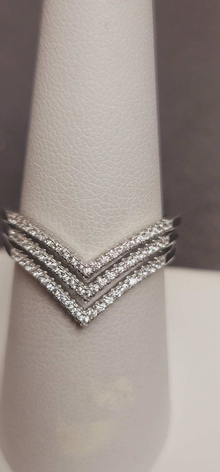 R548 White Gold 3 Tier Chevron CZ Statement Ring. Size 8.