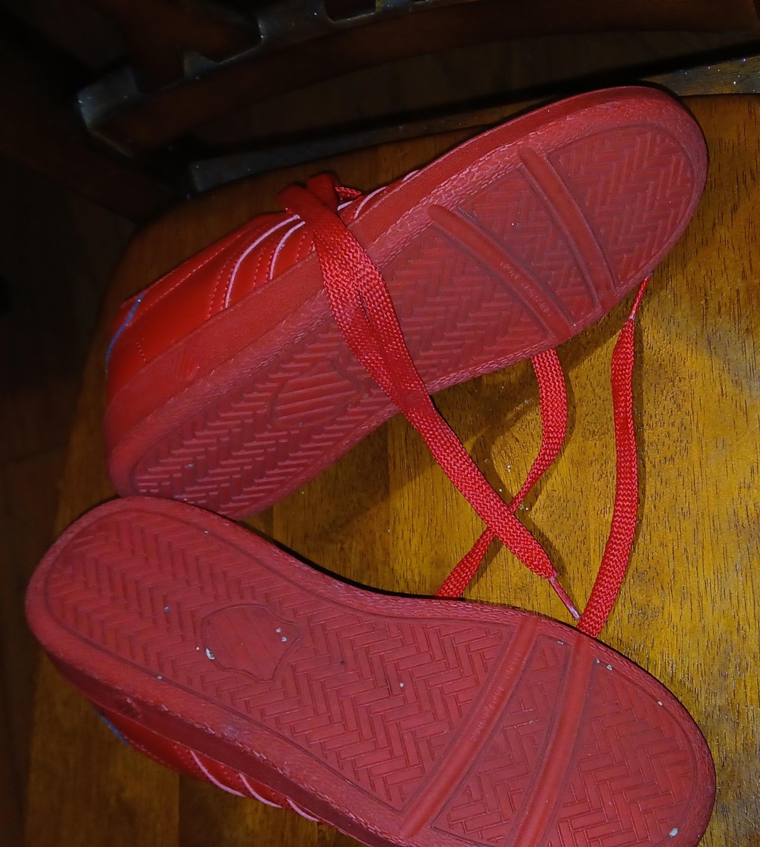 Mono red kswiss sz6.5 Boys