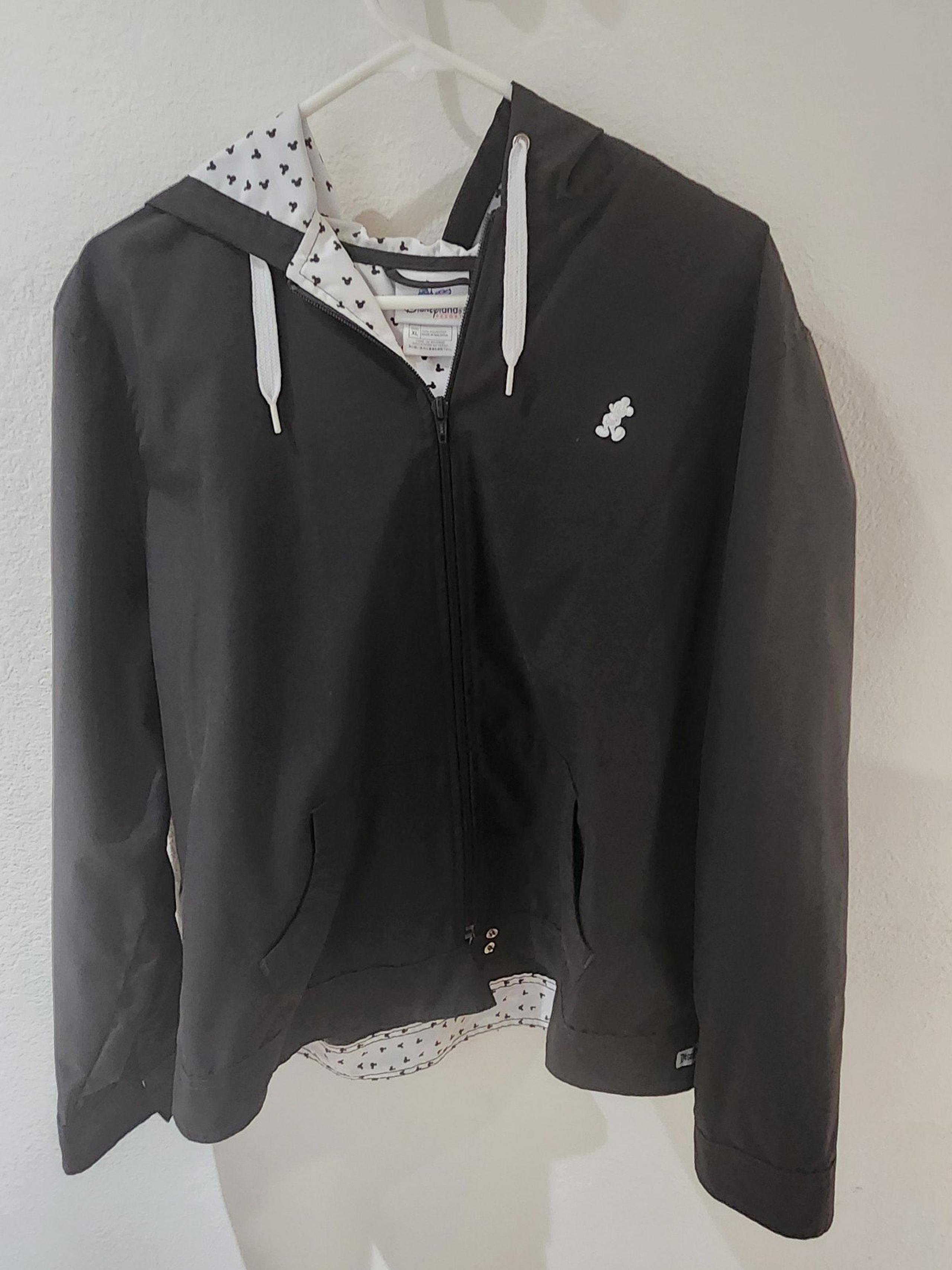 Disney Windbreaker women jacket / Size Large