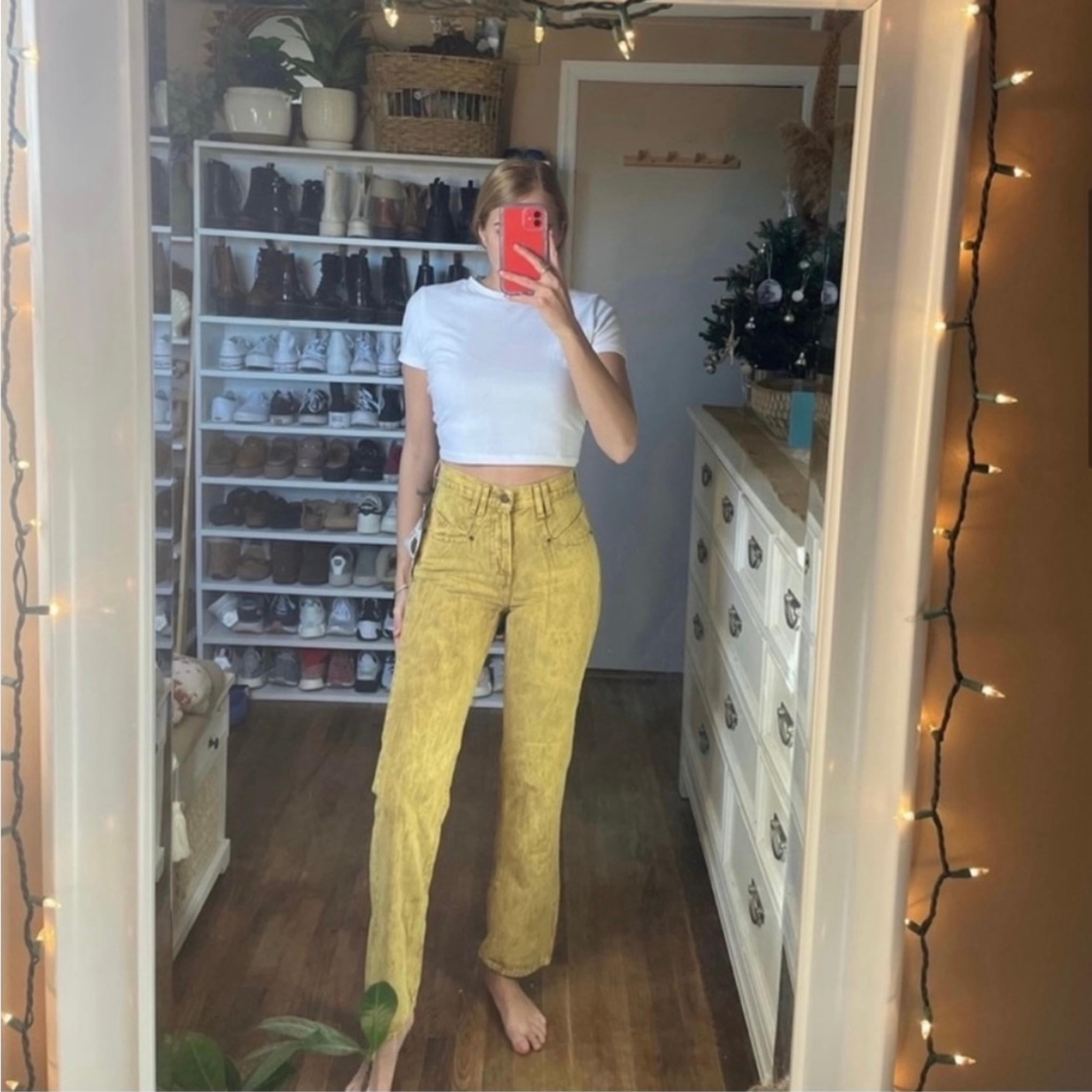NWT Urban Outfitters Issa high waisted straight leg cow boy jeans