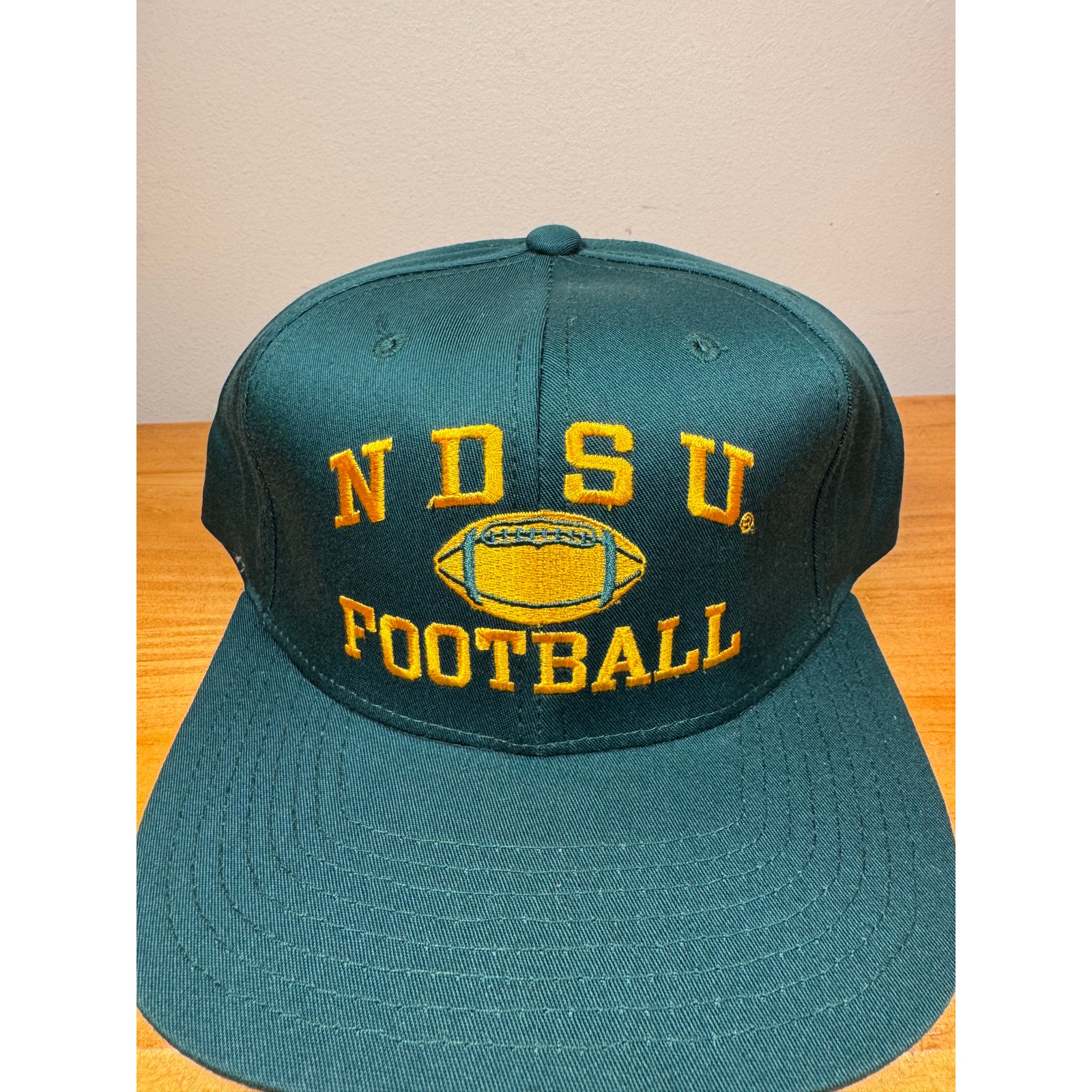 NEW RARE VTG 1990s North Dakota State University NCAA Champion Hat -Green/Yellow