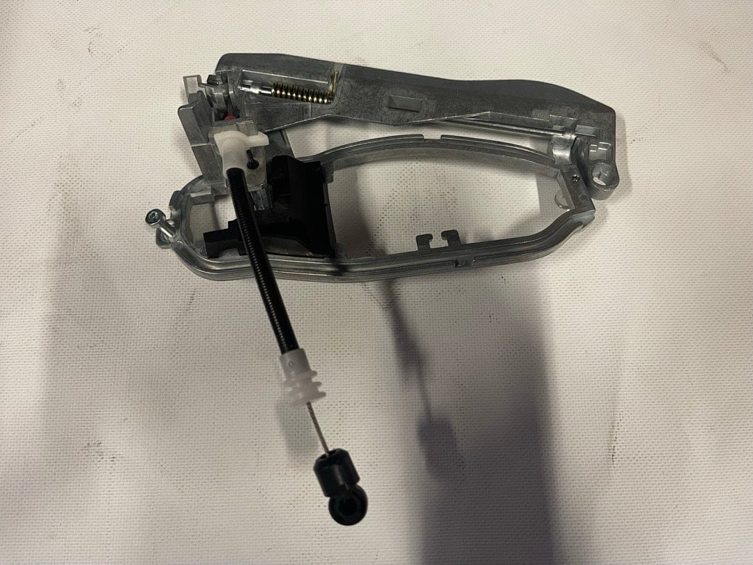00-06 BMW X5 Front Left Side Outer Door Handle Base with Cable Base de manija de