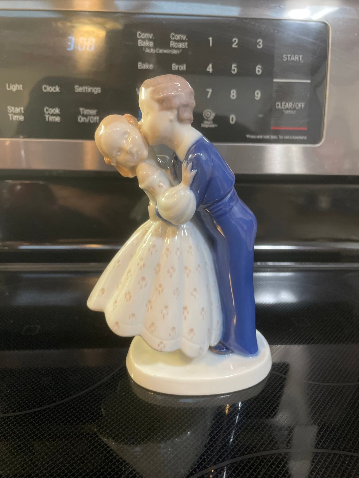 Vintage Bing & Grondahl Youthful Boldness Boy Kissing Girl 2162 Figurine