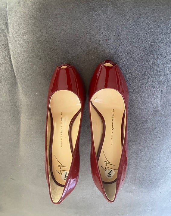 Heels size 7, Red/Burgundy