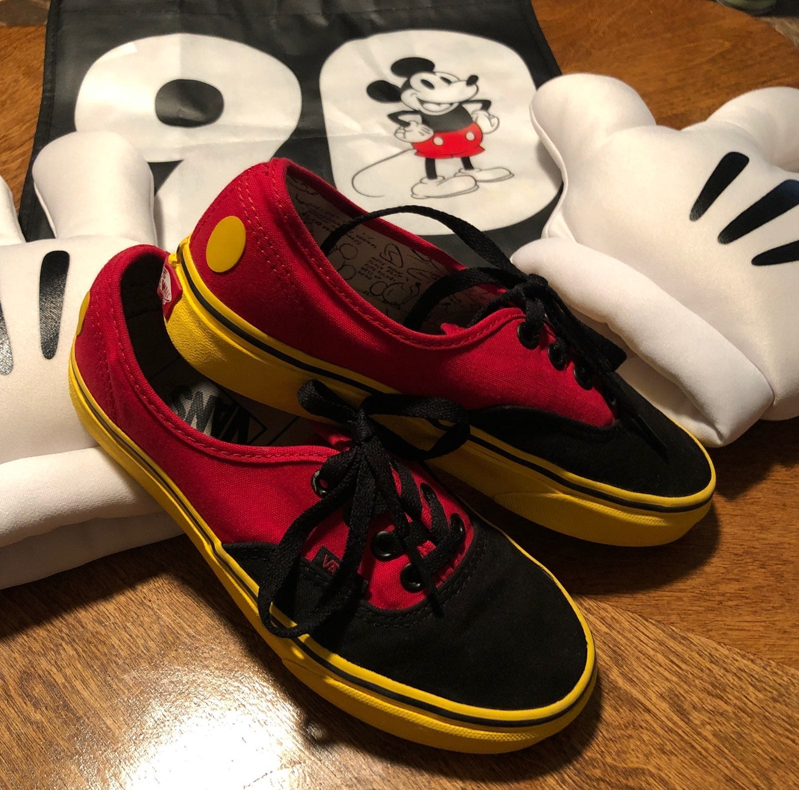 mickey mouse vans 3.5M/5.0W