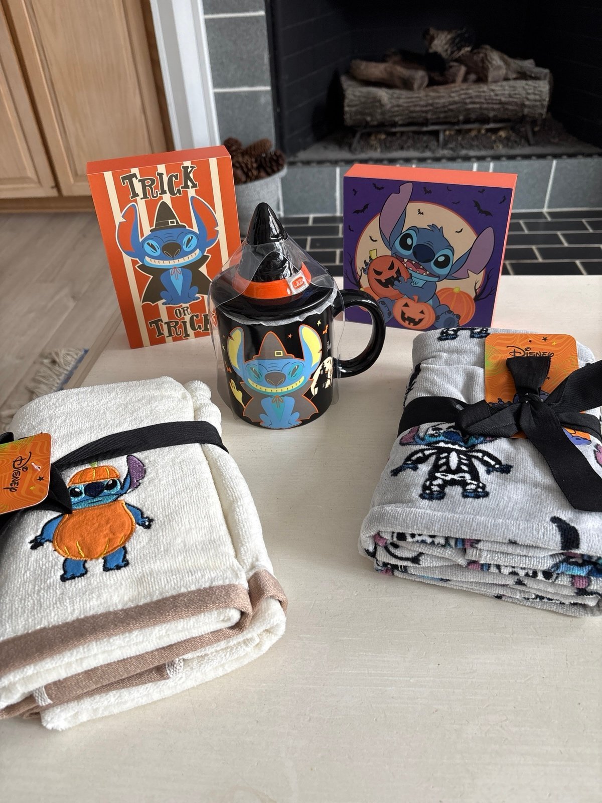 Disney Lilo&Stitch Stitch Halloween (2)2Pack Towels, Mug with lid, Table Top