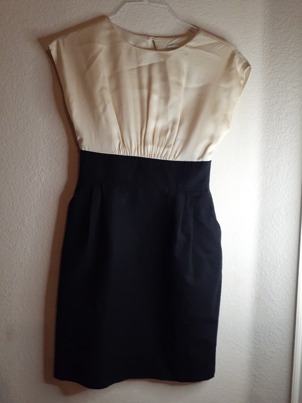 GORGEOUS NEW Shoshanna Size 8 Silk Bodice Midi Dress.