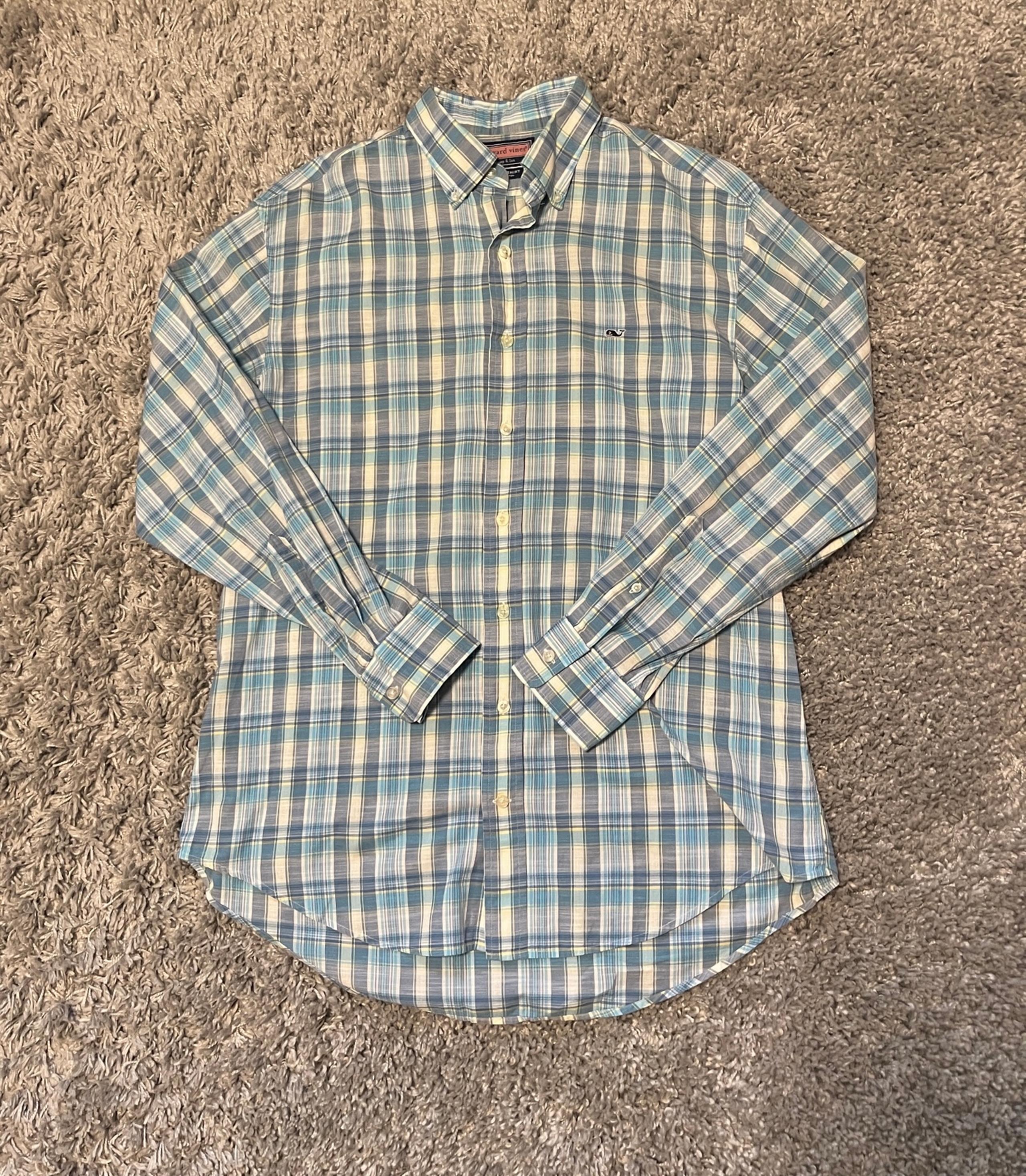 Vineyard Vines Button Down Shirt, Size Medium