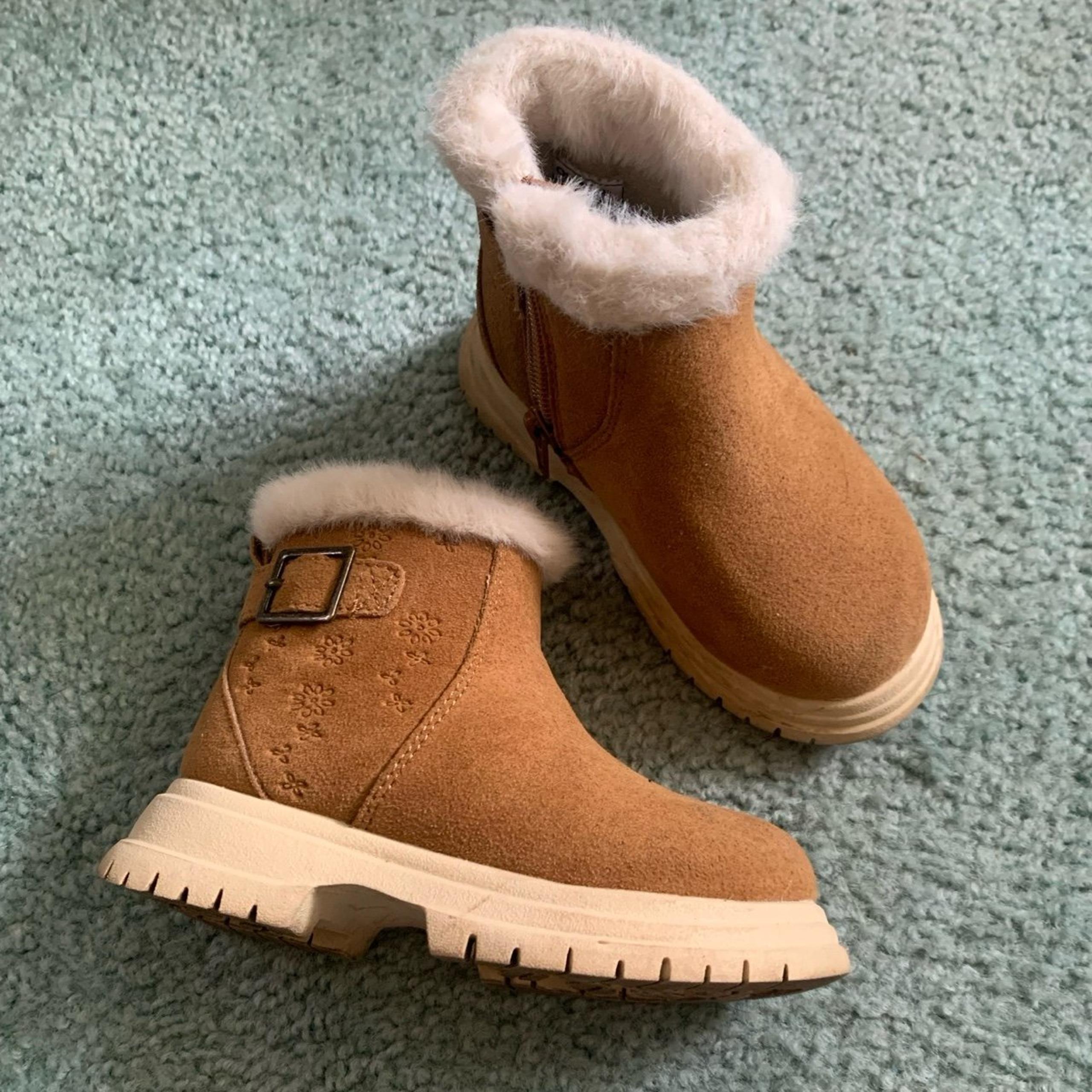 Girls Oshkosh B'gosh Hazel Faux Fur Lined Winter Boots Size 7M
