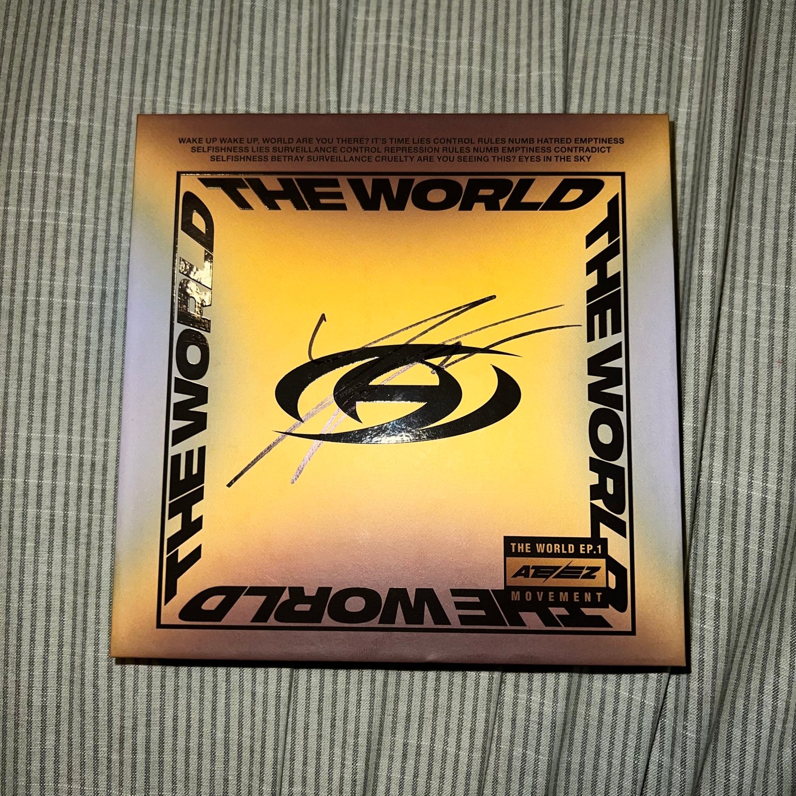 ateez yunho signed album