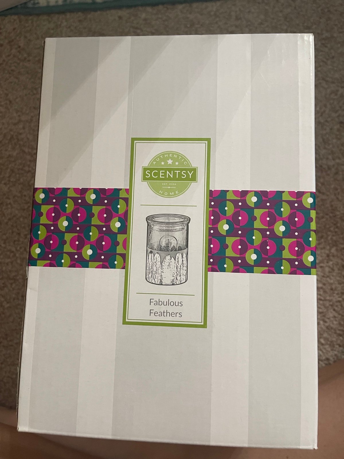 Scentsy fabulous feathers warmer