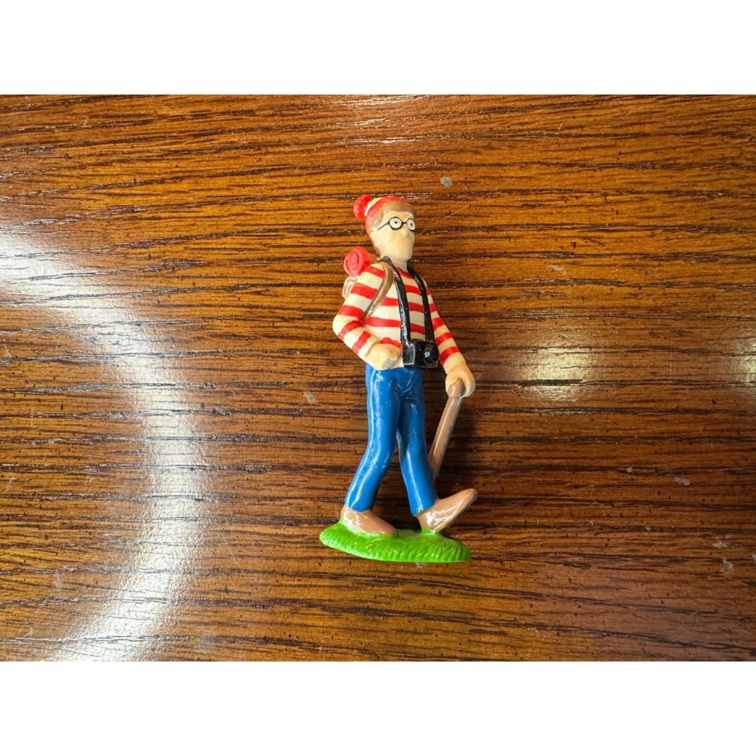 Where's Waldo PVC Figure Hiker Walking With Stick Camera 1990 Hanford Applause