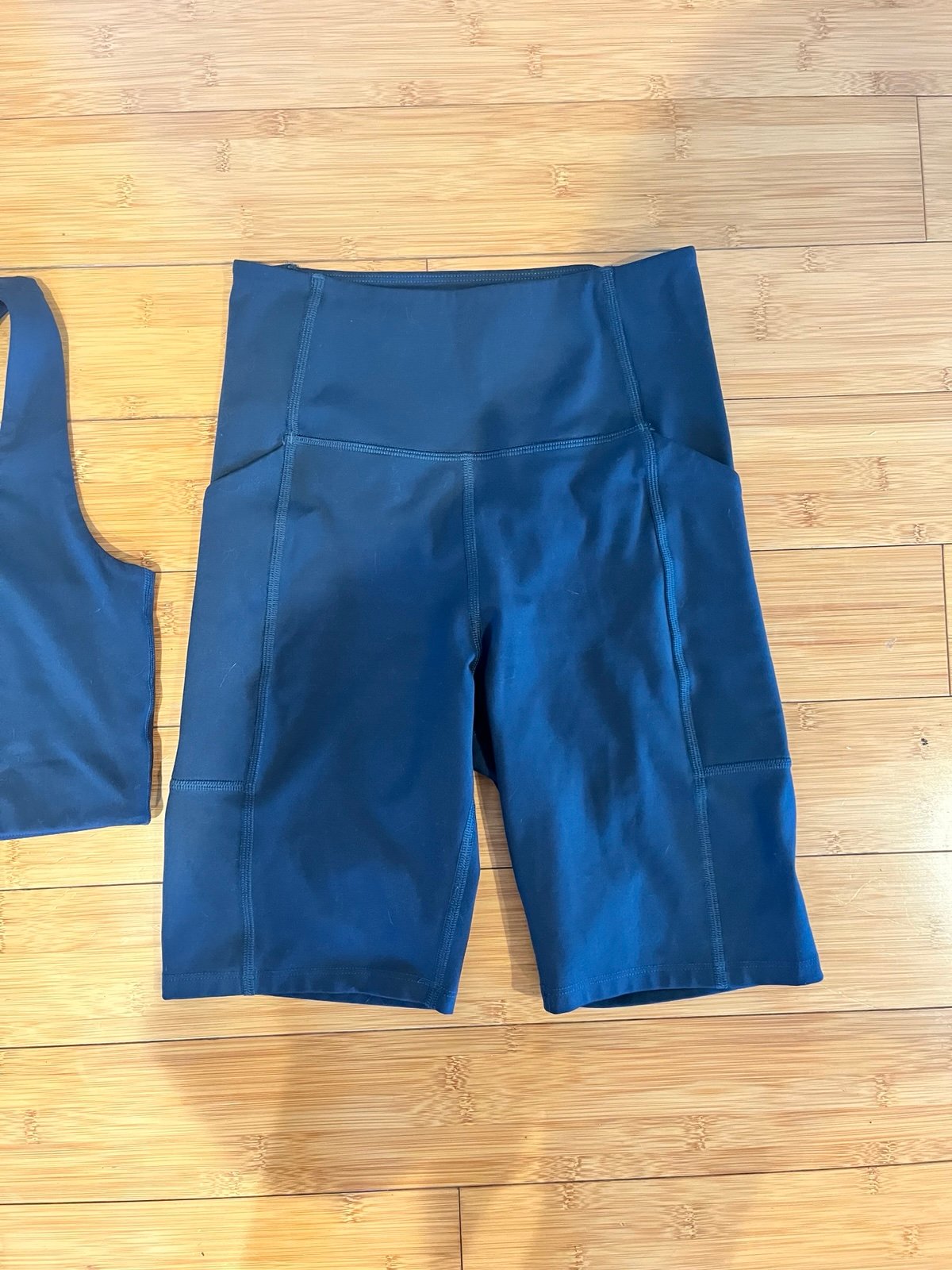 Girlfriend collective biker shorts high rise pockets - midnight - size M