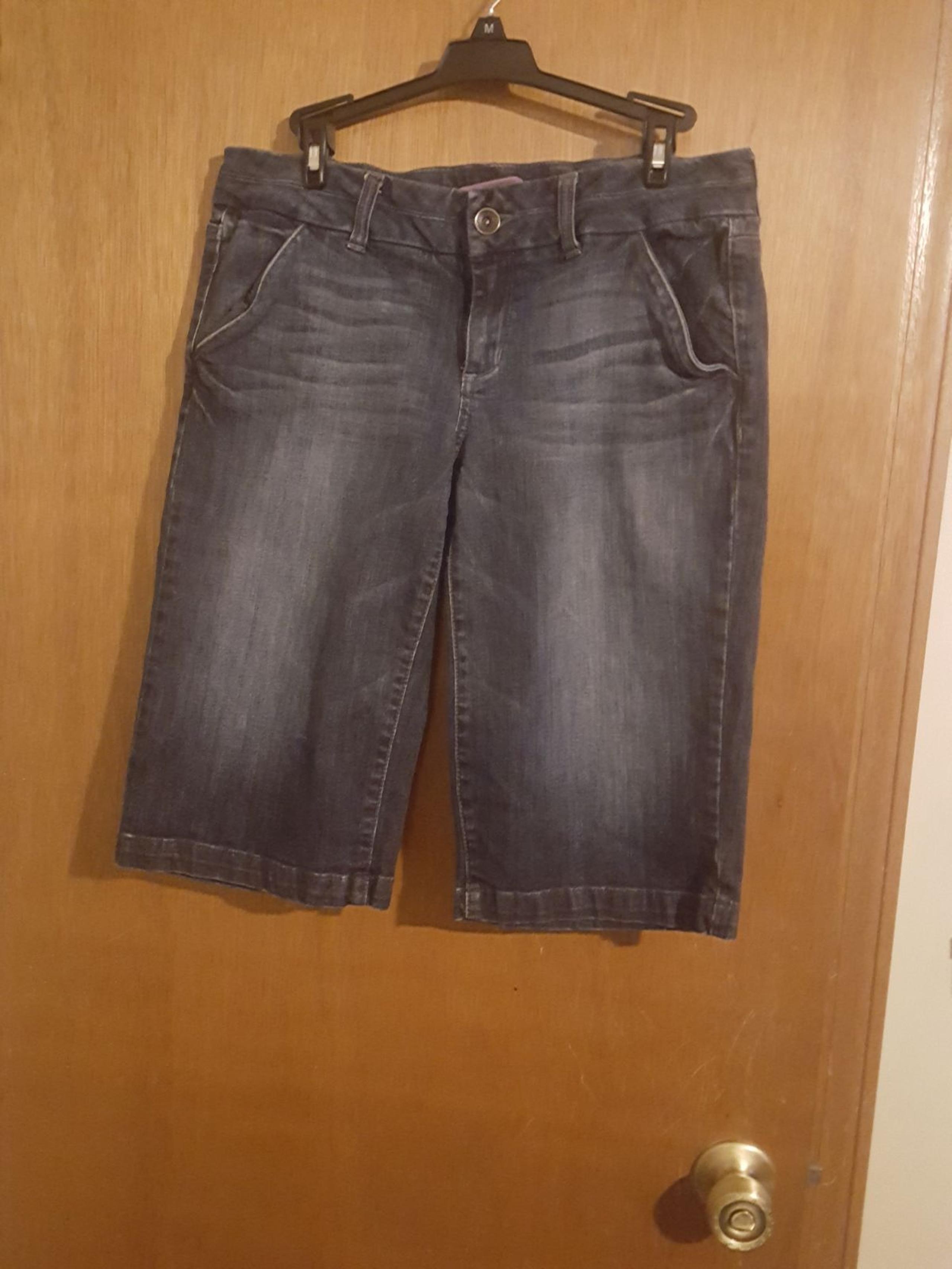 Refuge Jean Capri Pants/Bermuda Shorts
