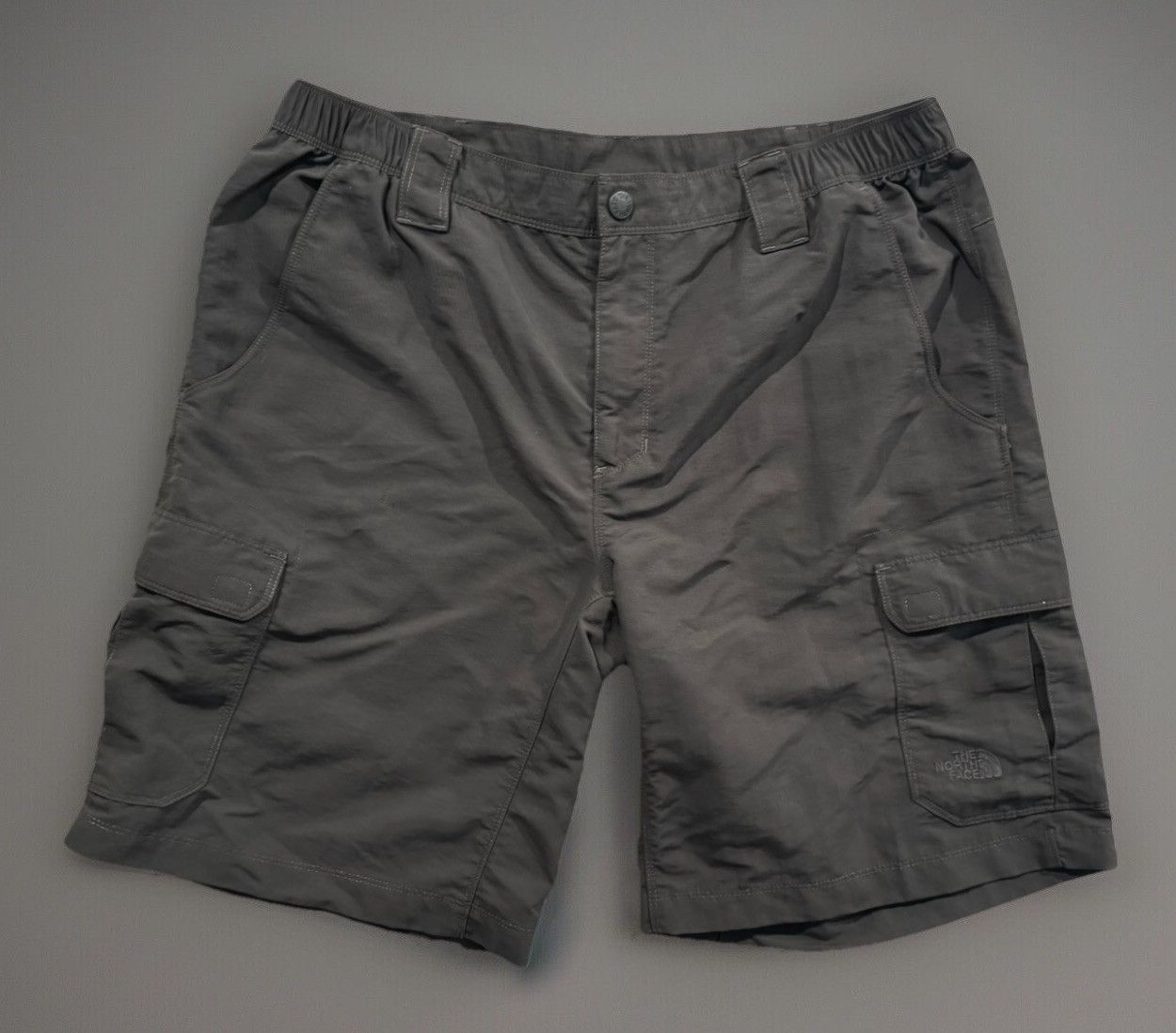 The North Face Mens Cargo Short Sz L Gray Nylon 8”Inseam Hiking Outdoor