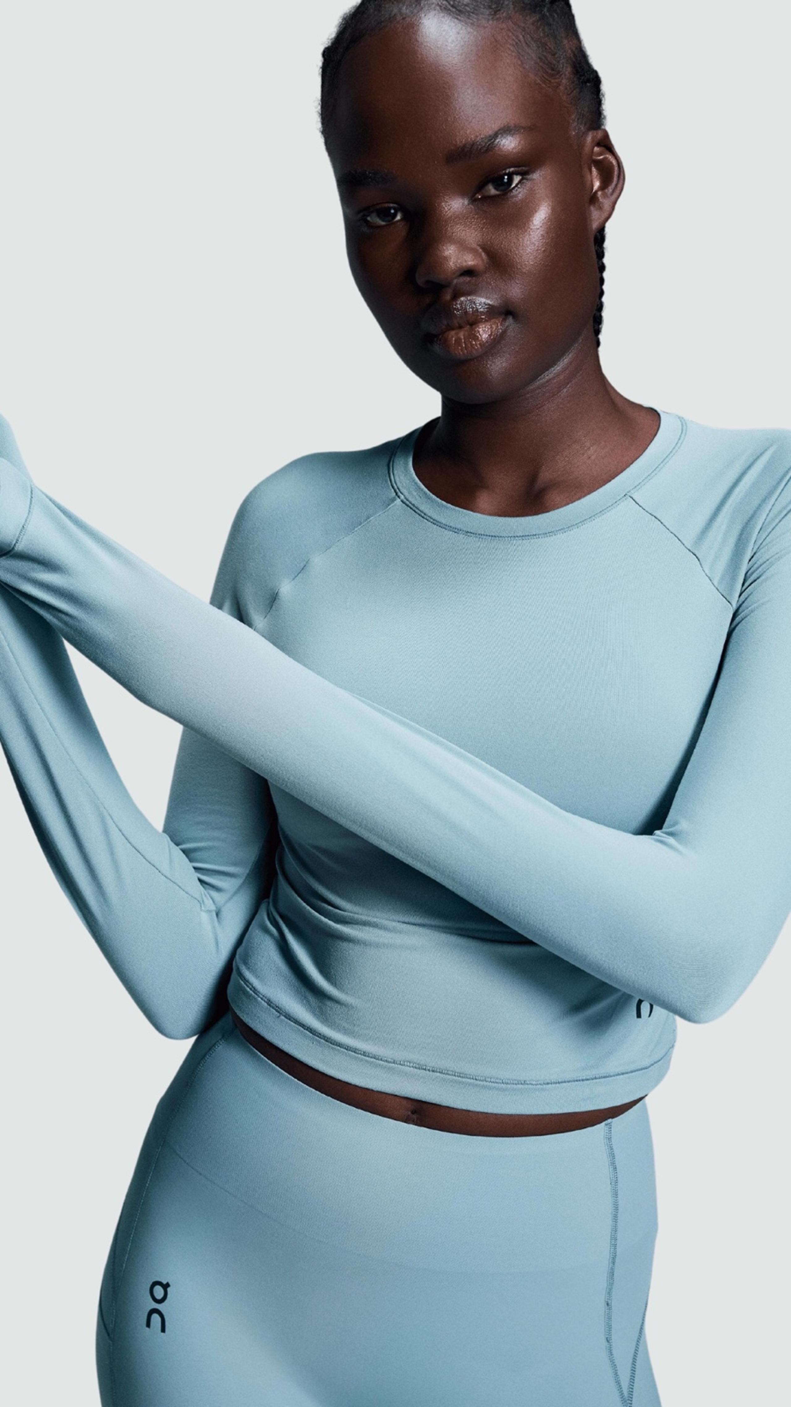 Long Sleeve Oncloud Movement Long-T Crop Size L In Coast New Fullsize Women's
