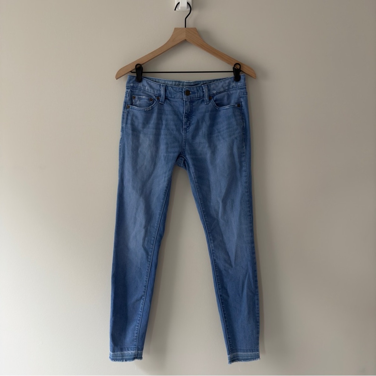 Vineyard Vines Skinny Light Blue Jeans raw hem zip button cotton blend stretch 6