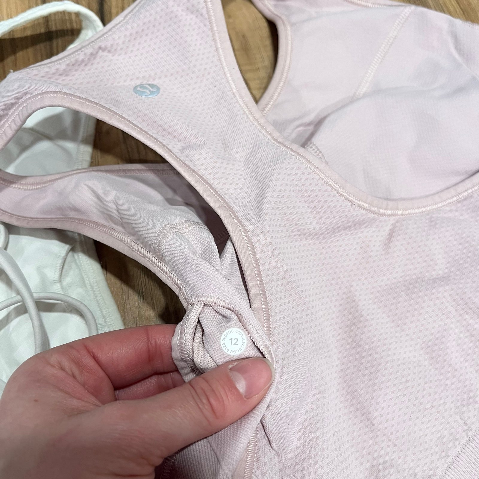 Lululemon sports bra bundle - detail