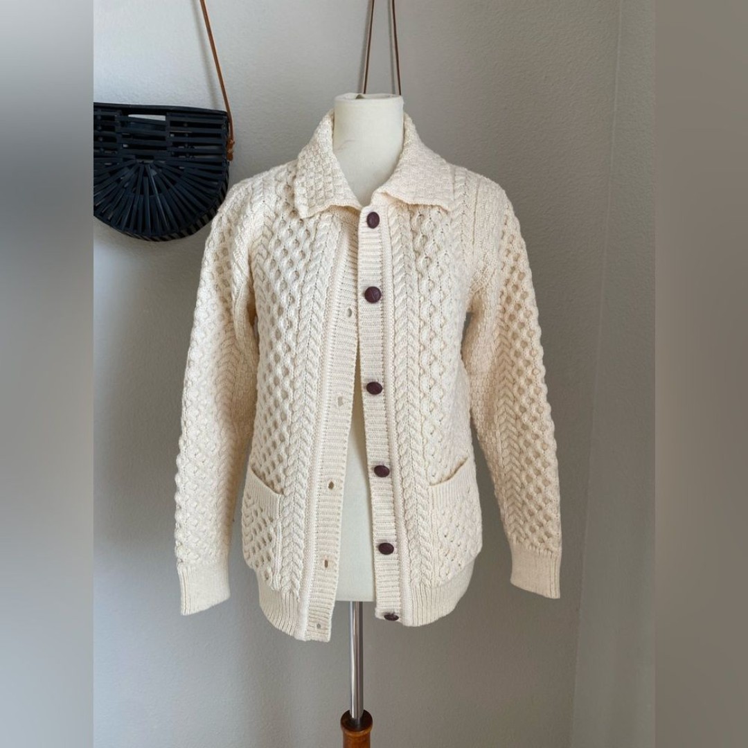 Shades of Aran Ireland Crafts 100% Merino Wool Crew Neck Unisex Sweater, Medium