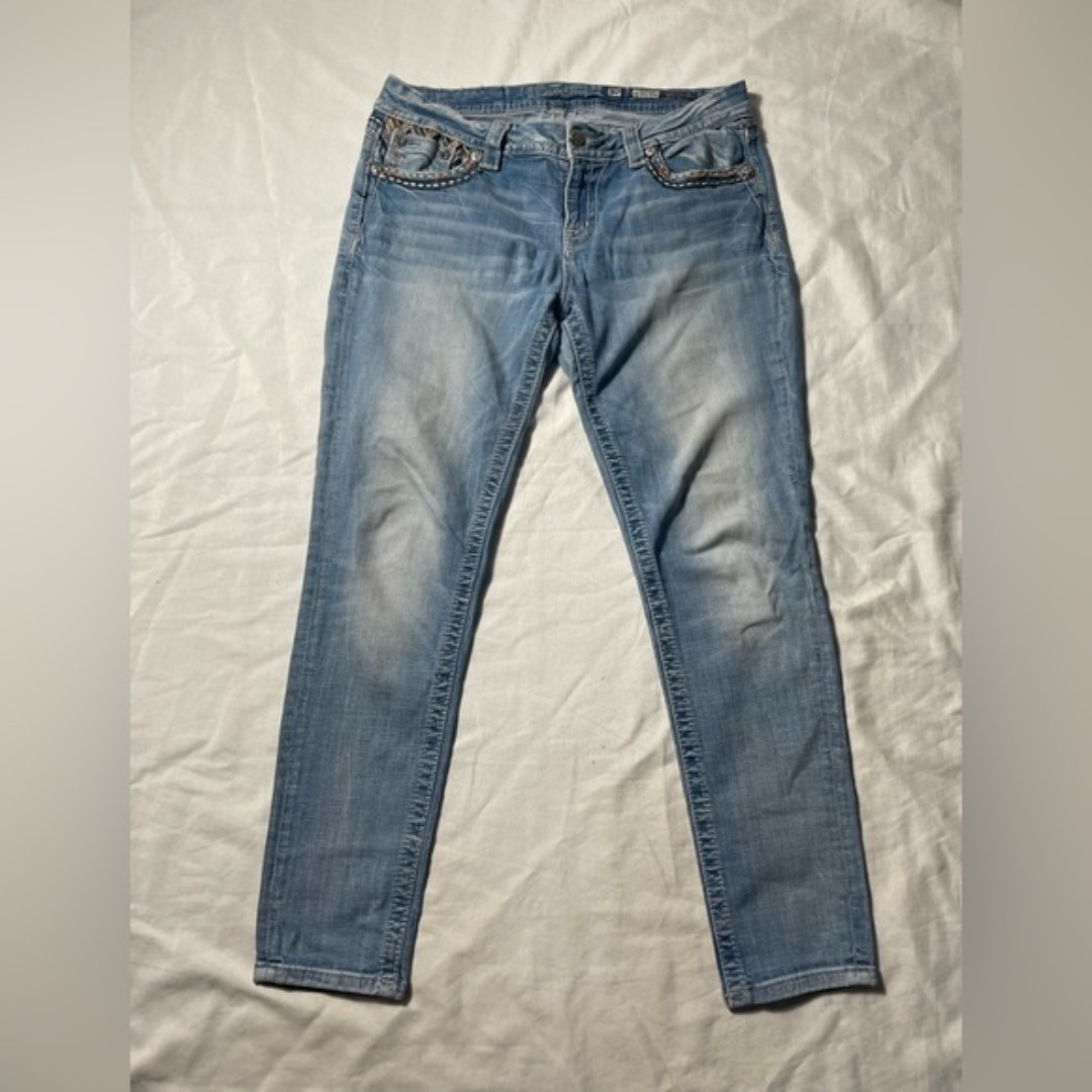 Miss Me Mid Rise Easy Ankle Skinny Distressed Patchwork Light Wash Size 30