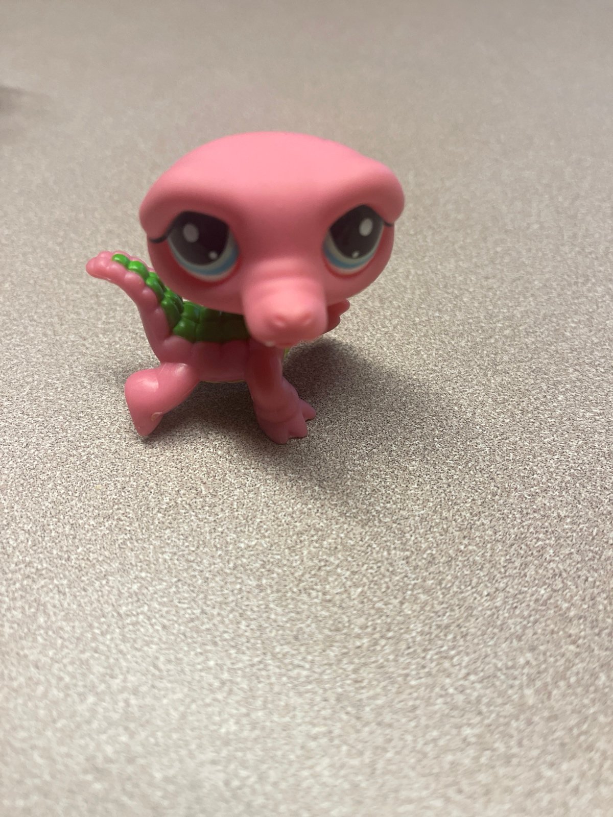 Littlest Pet Shop Pink Green Crocodile Blue Eyes LPS