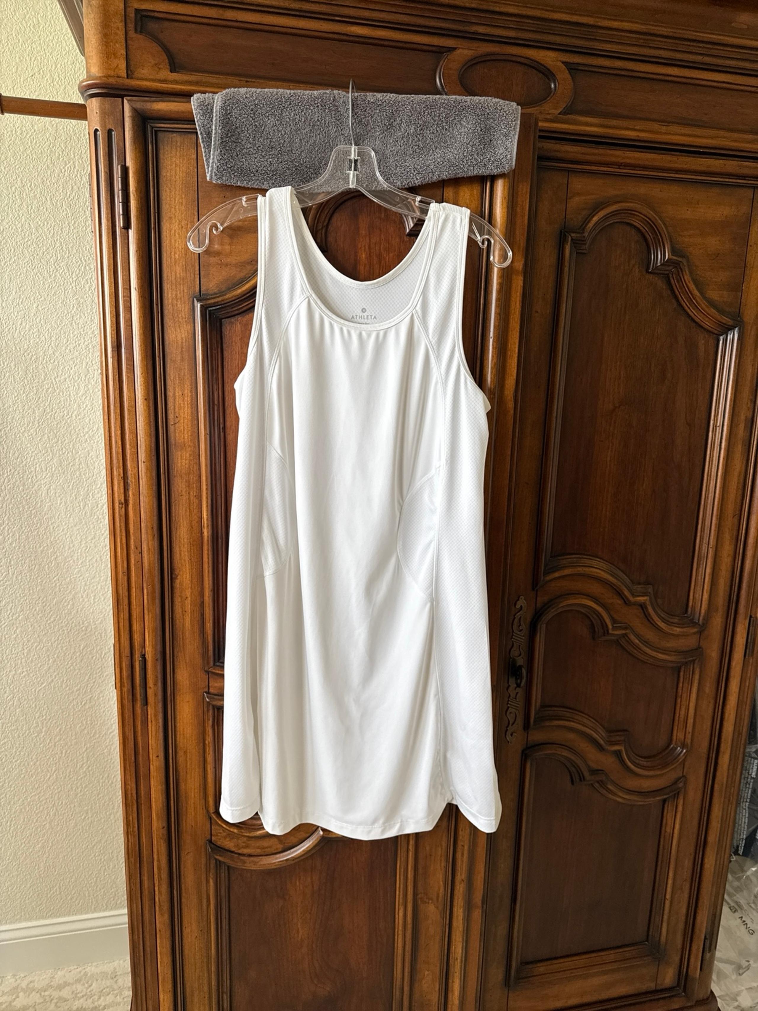 Athleta Swimsuit or dress cover up - size large