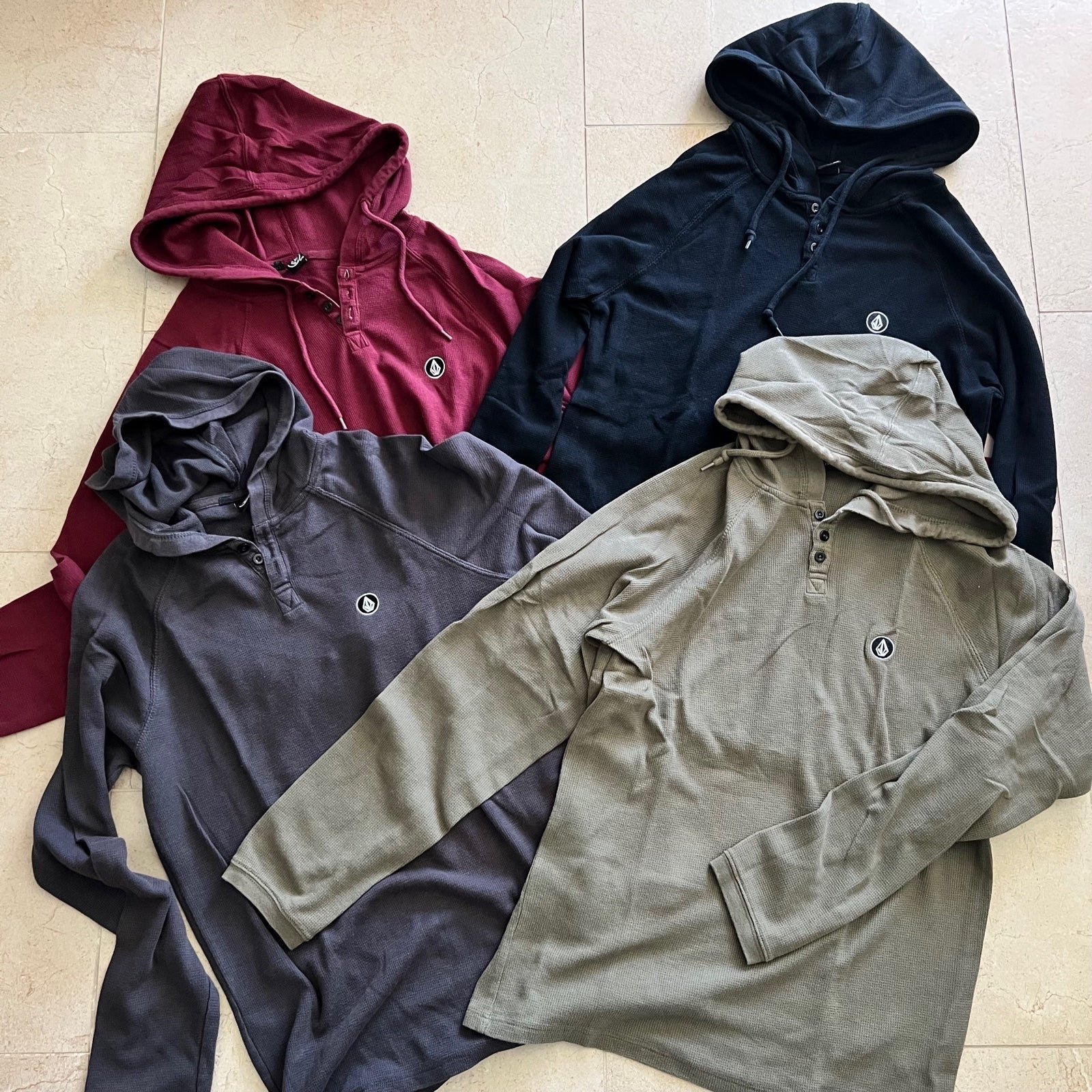 VOLCOM 4 hoodie set bundle Size M