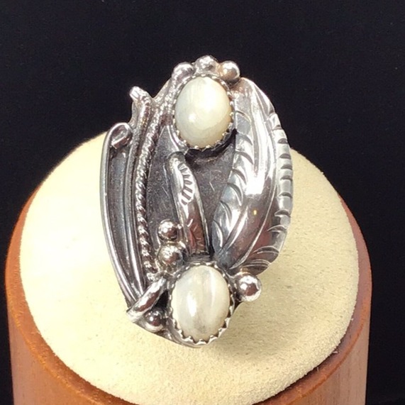 Sterling Silver Vintage Mother Of Pearl Ring 7 Grams Size 5.5