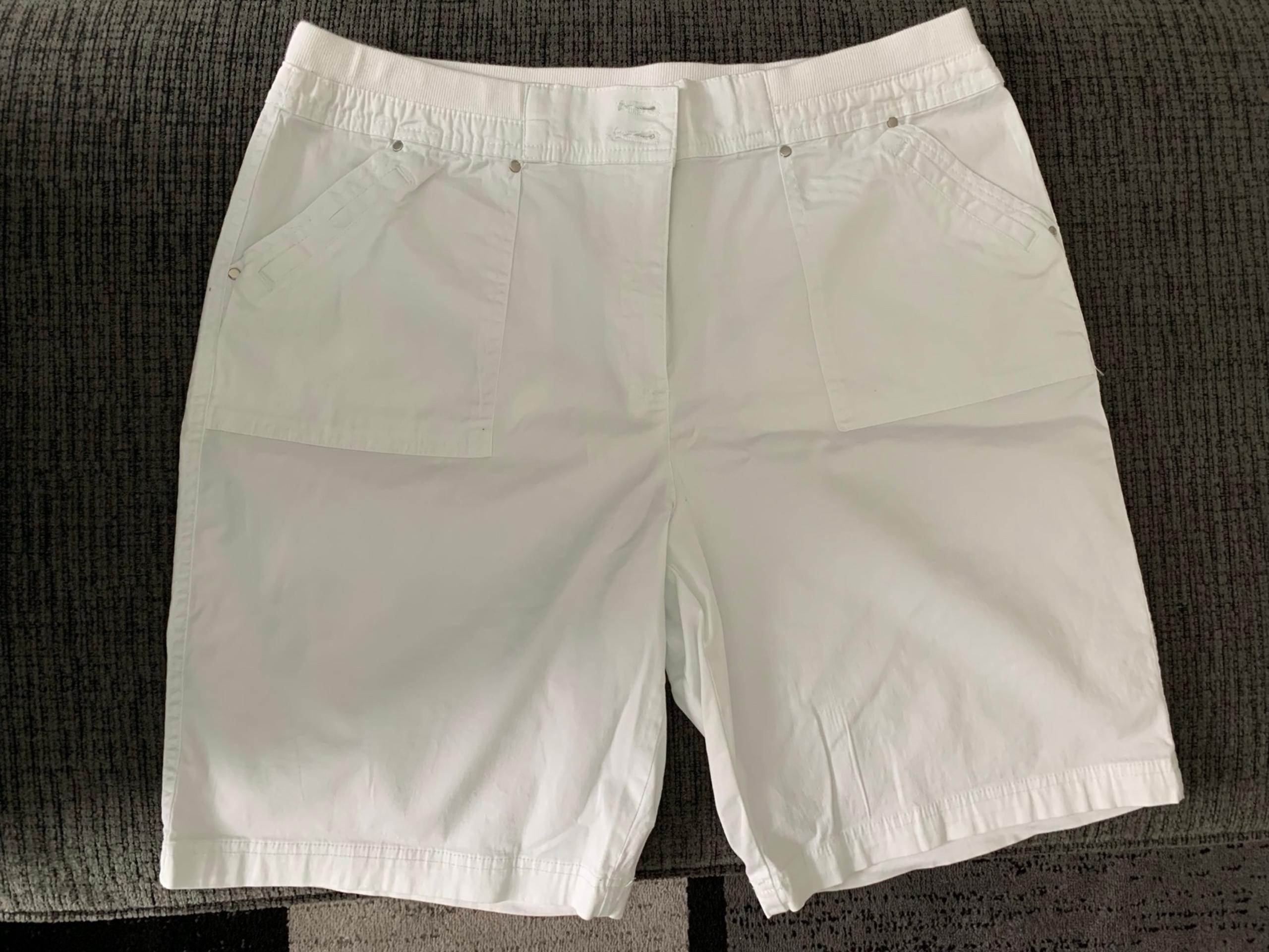 Women’s White Elastic Waist Bermuda Shorts Sz16 - Karen Scott