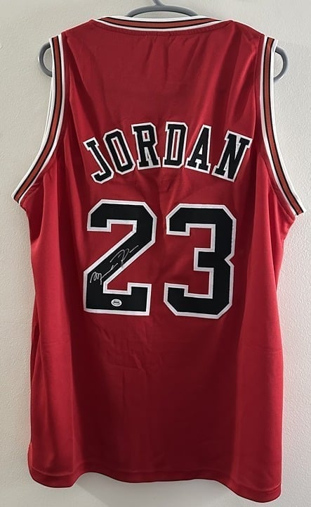 MICHAEL JORDAN (GOAT) SIGNED CHICAGO BULLS AUTOGRAPHED CUSTOM JERSEY W/COA - 562