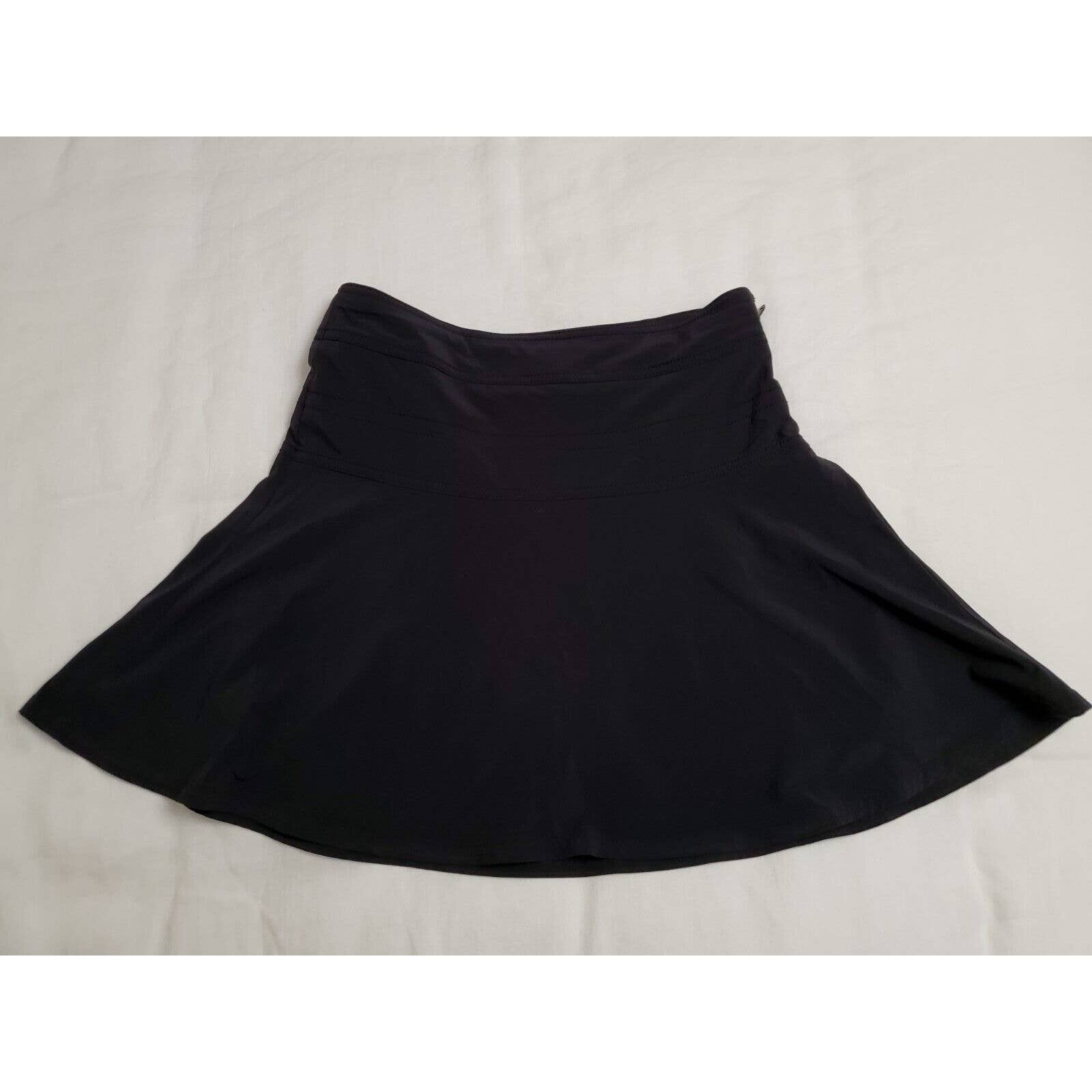 Athleta Size 2 Tennis/golf Style Skirt With Built In Shorts Black With Pockets