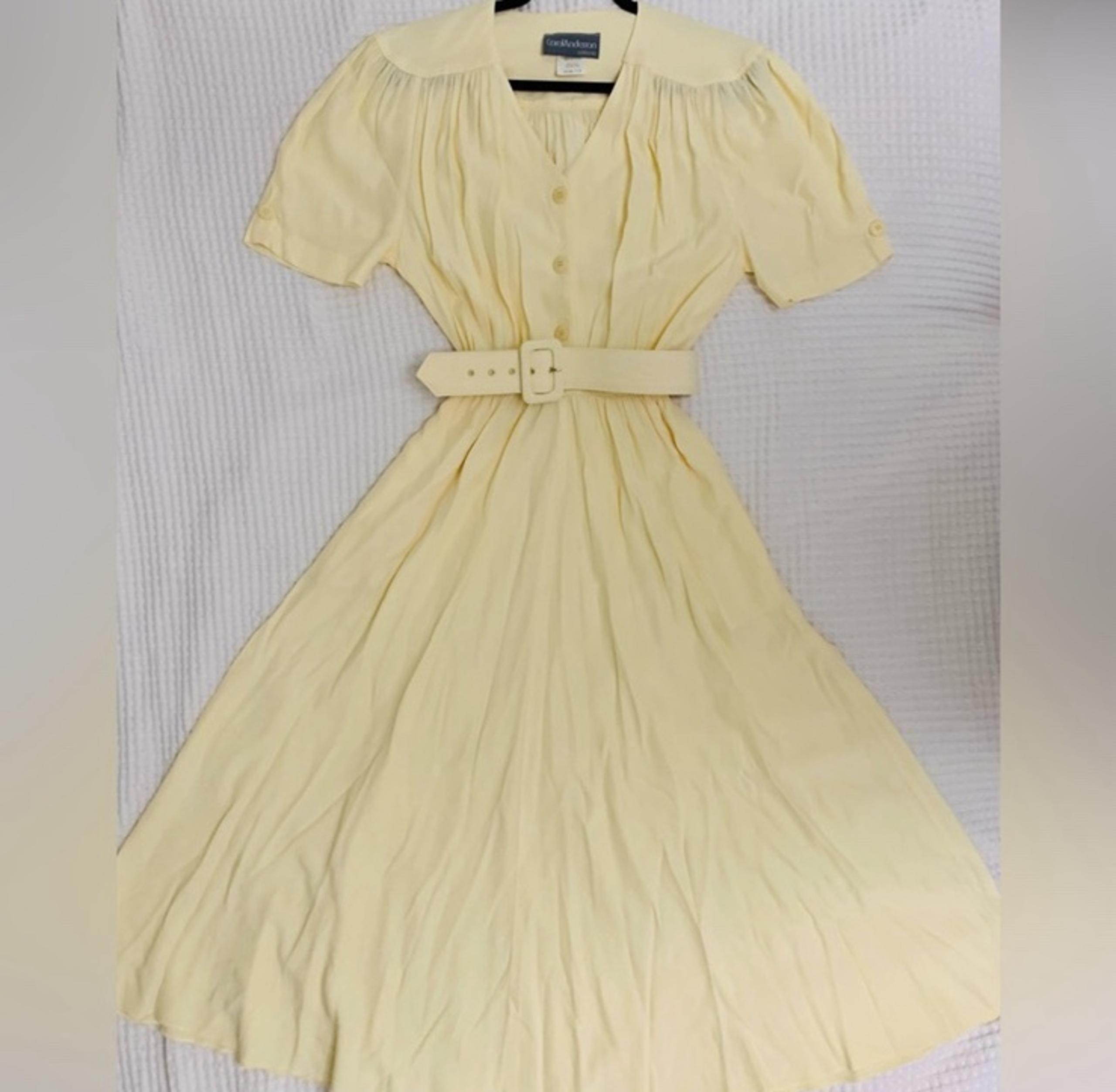 Vintage yellow midi dress (Juniors size 7)