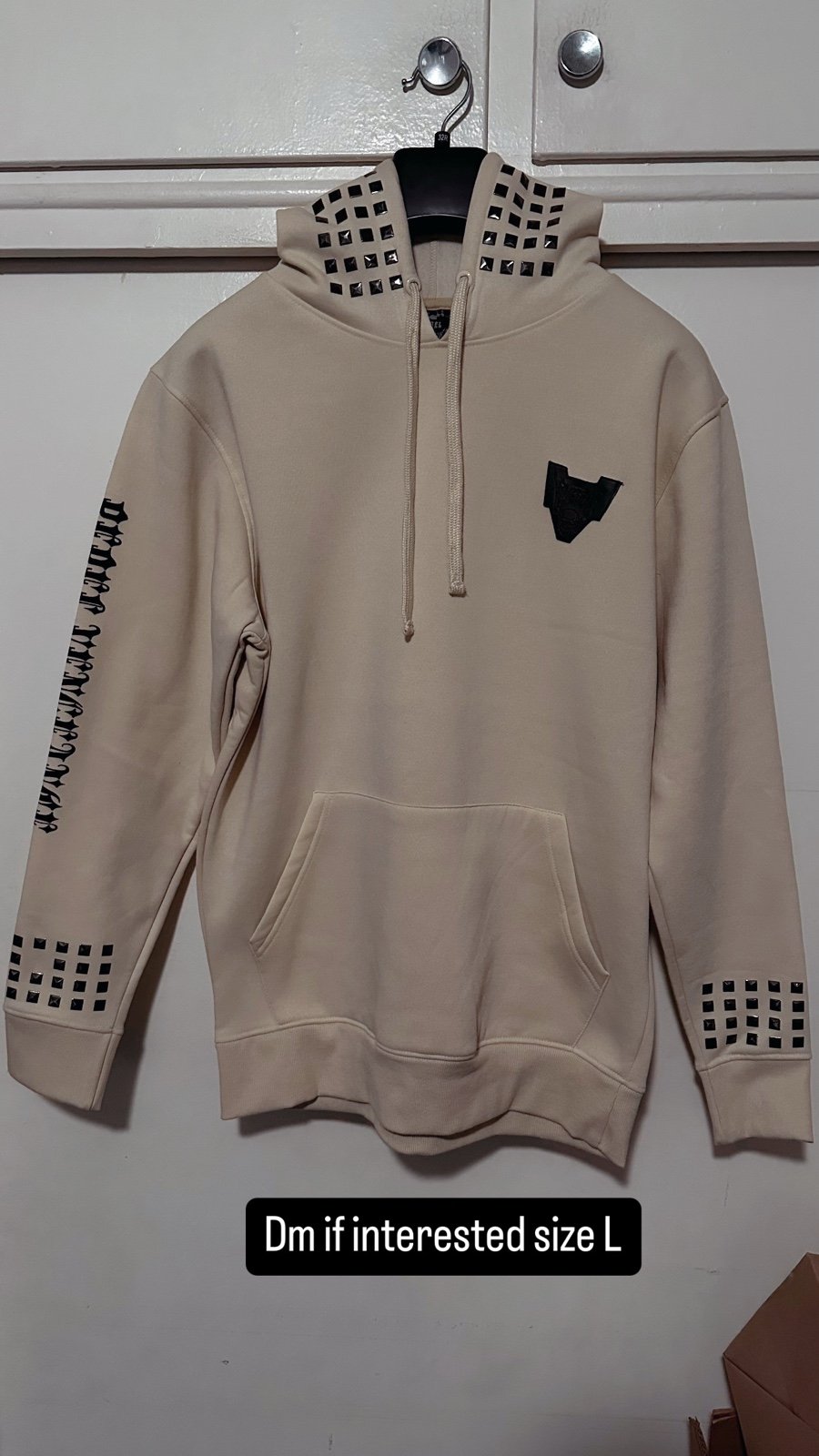 Hoodie valentino style studded brown sweater