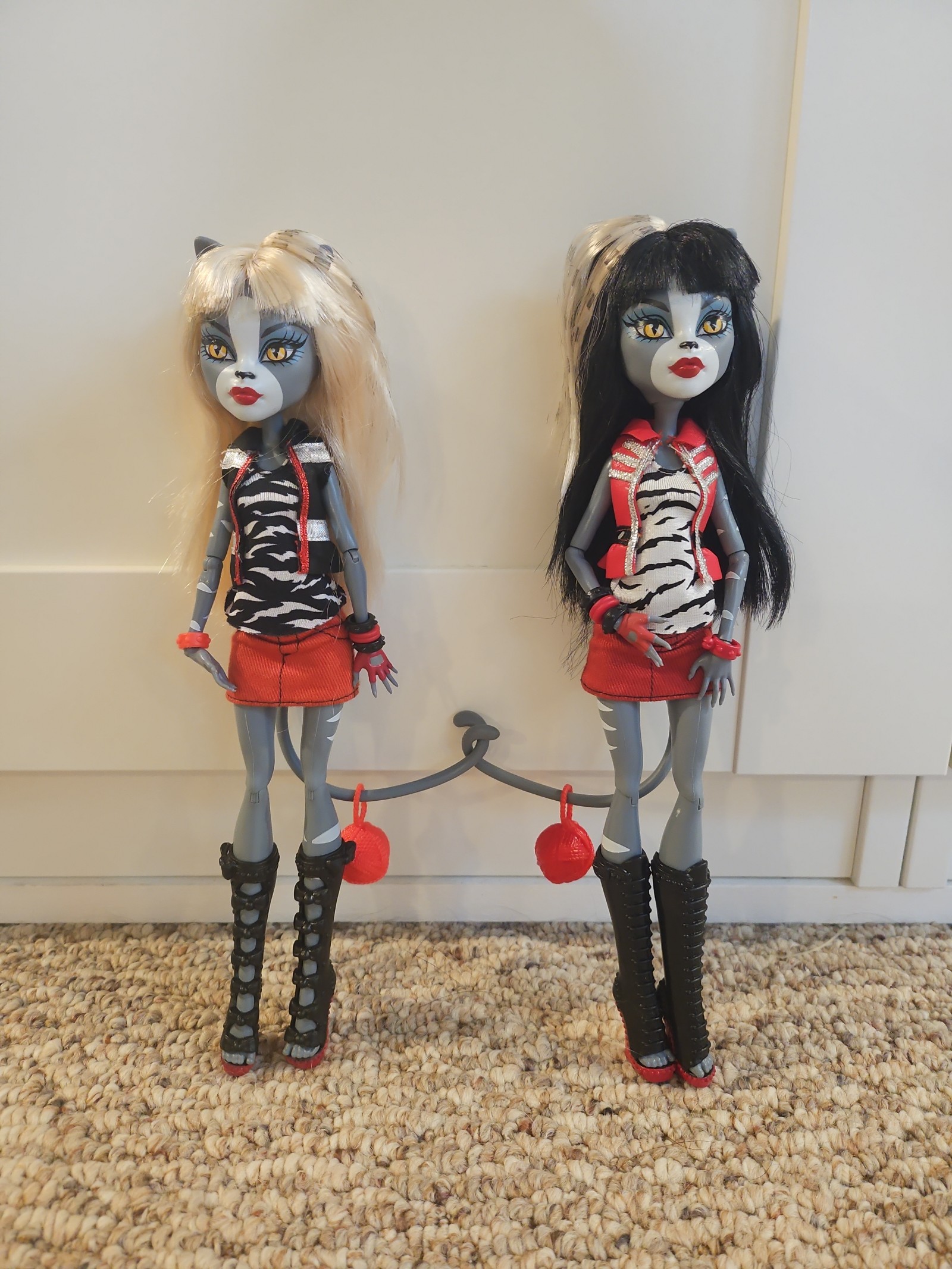Monster High Werecat Twins Meowlody and Purrsephone Original Signature G1 Dolls