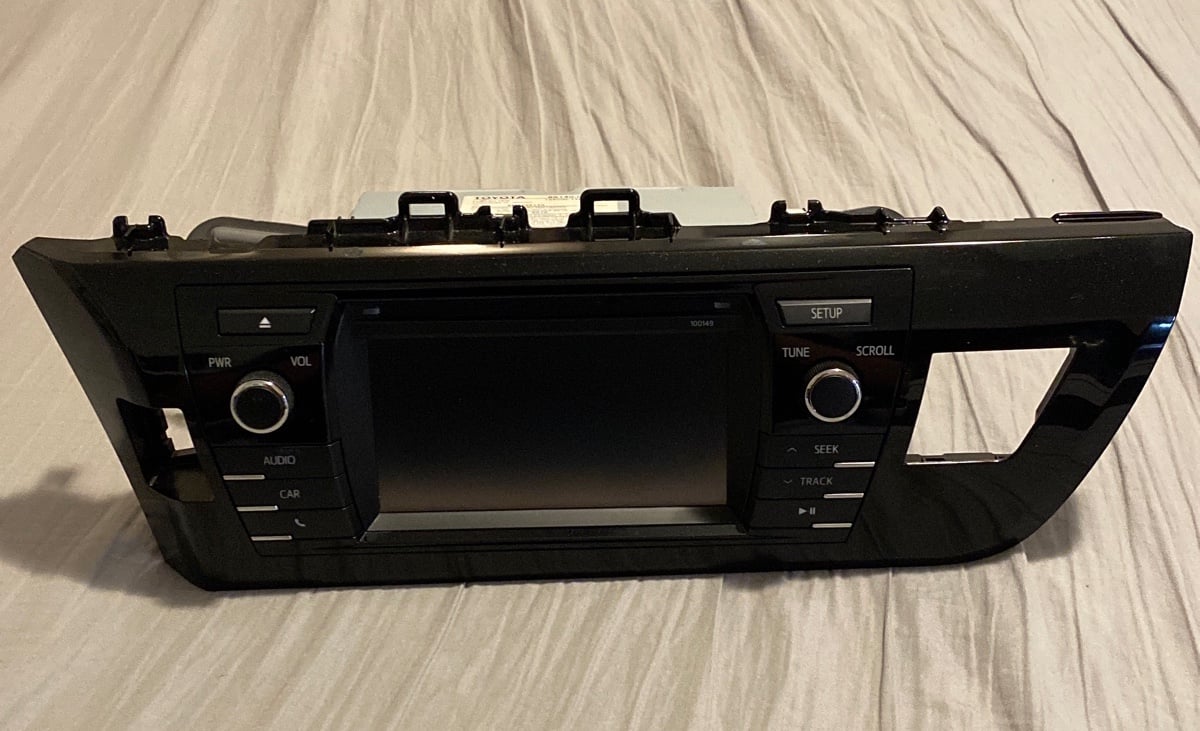 2015 Toyota Corolla OEM Head Unit (86140-02050)