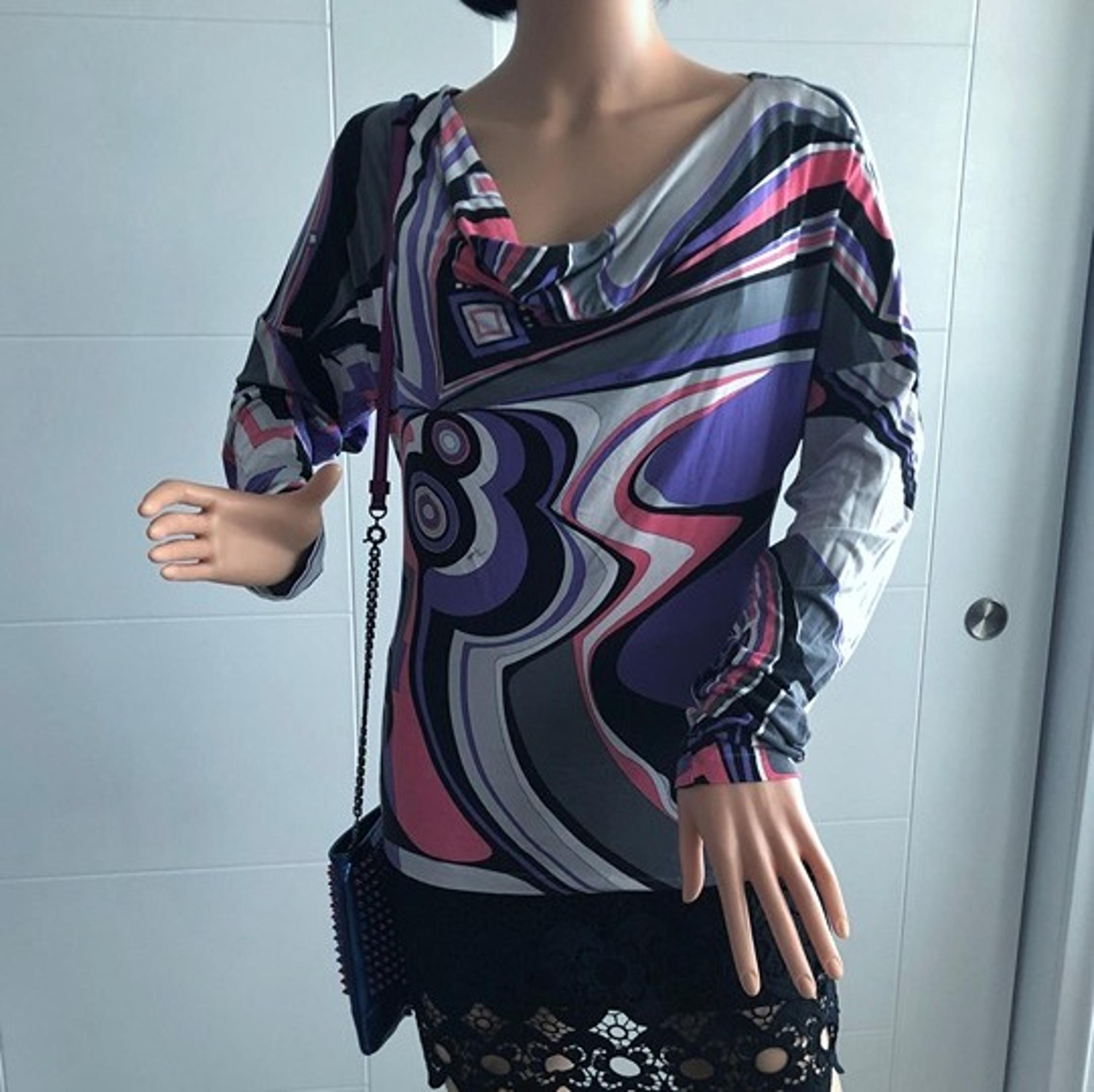 Long sleeve top