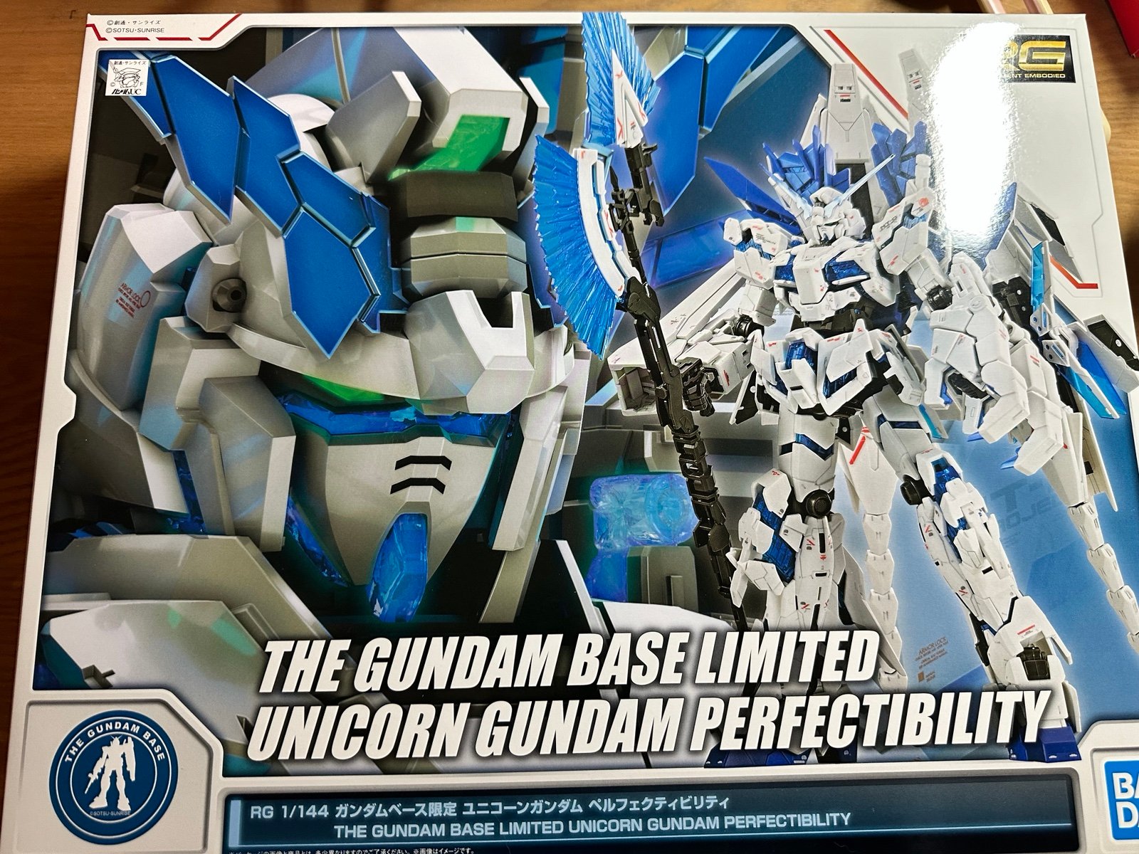 Premium Bandai Rg 1/144 The Gundam Base Limited Unicorn Gundam Perfectibility