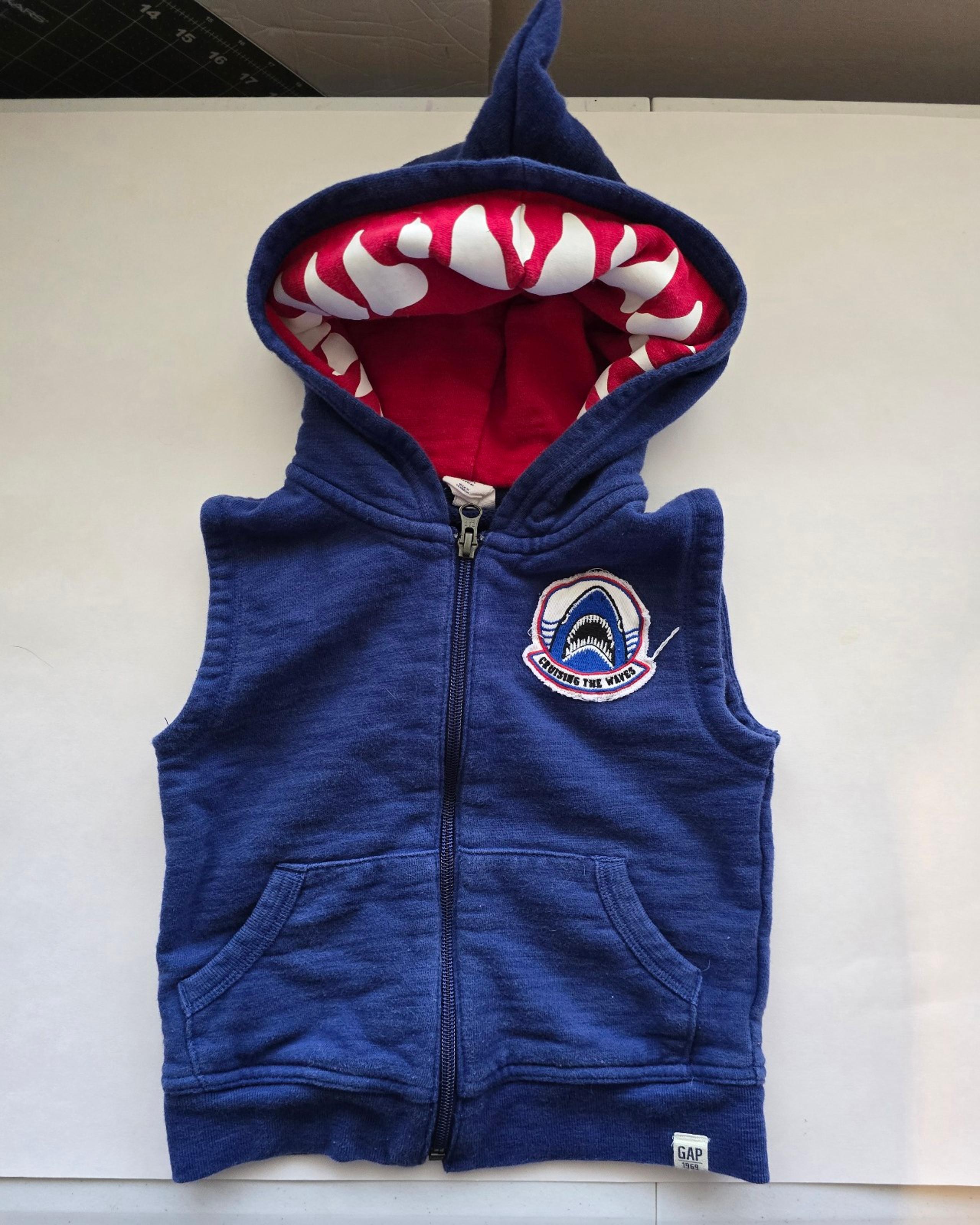 Gap Shark zip up sleeveless vest