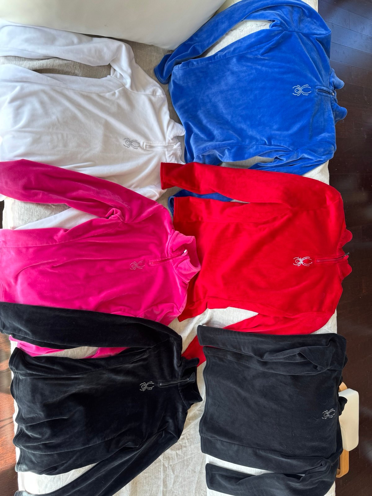 6 beautiful warm spyder tops skiing brand . Size XS.