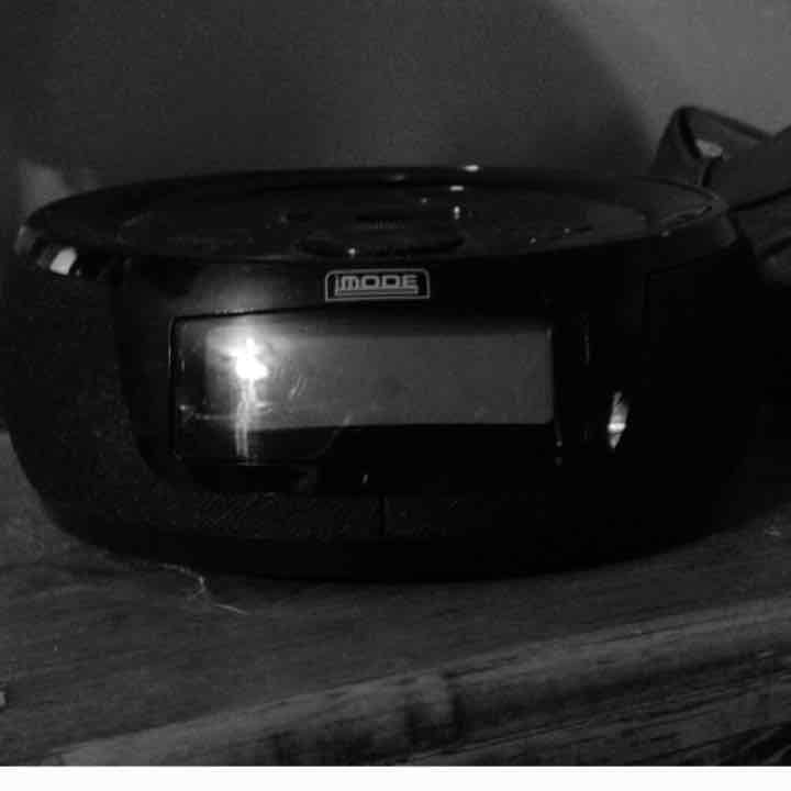 Imode alarm/clock/radio speaker player