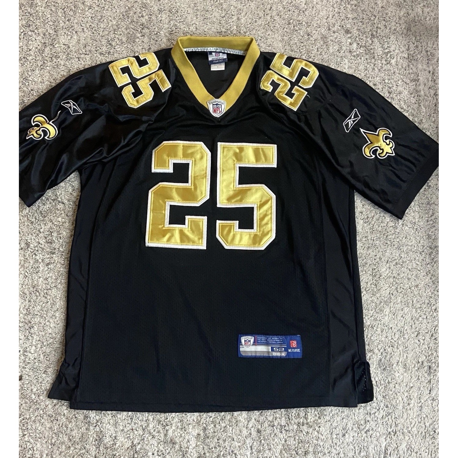 Vintage Reggie Bush Jersey Size 52 New Orleans Saints #25 Reebok Stitched Black