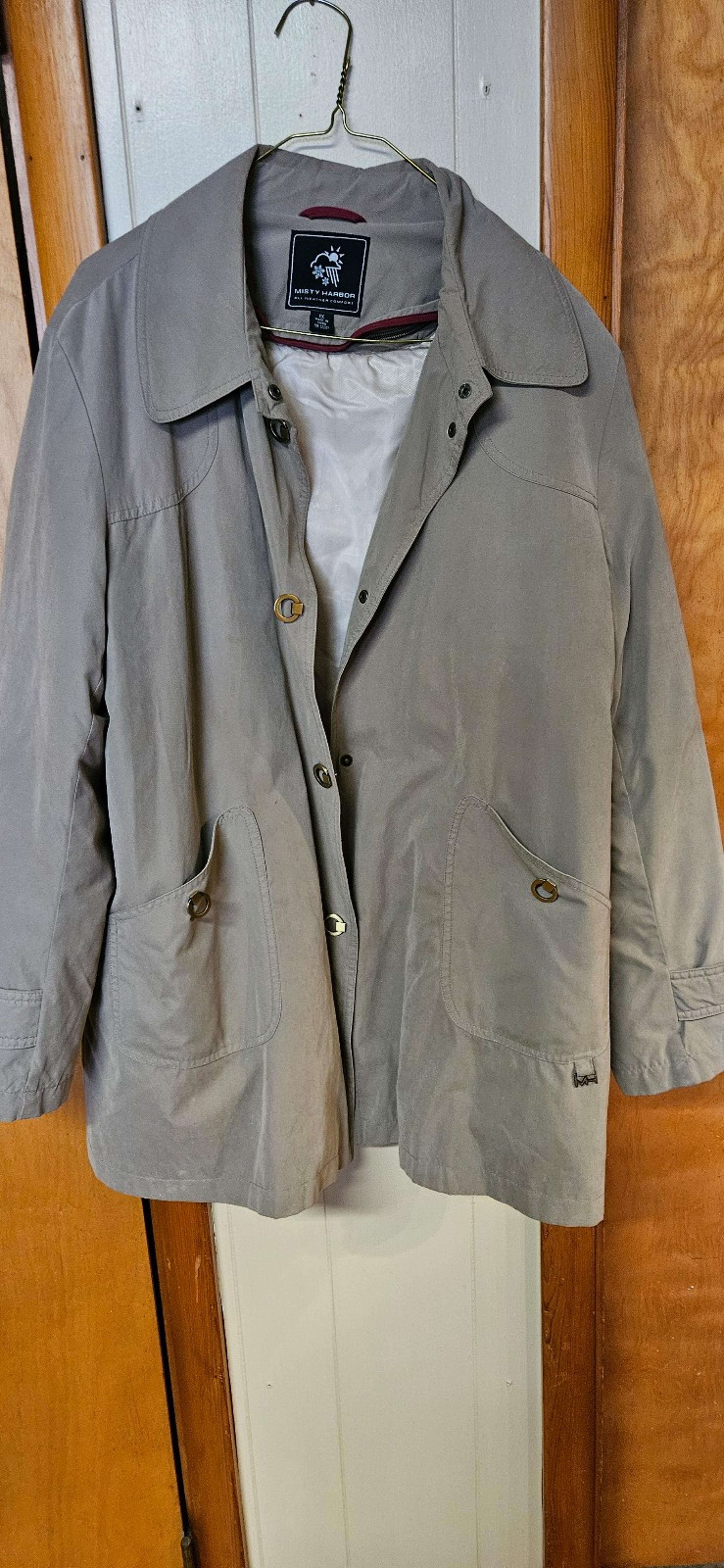 Misty Harbour trench coat vintage.